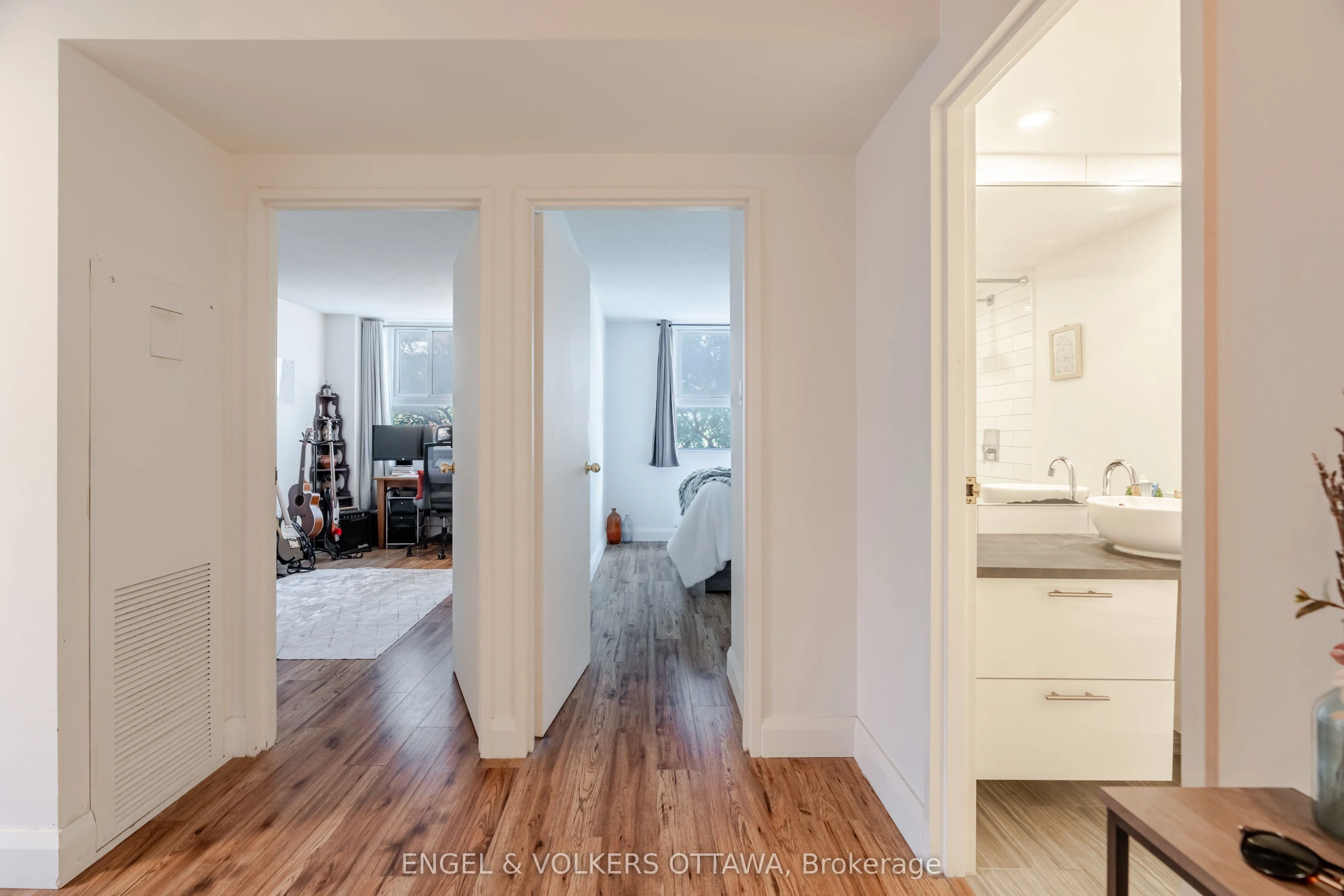 110 Forward Avenue, #401
