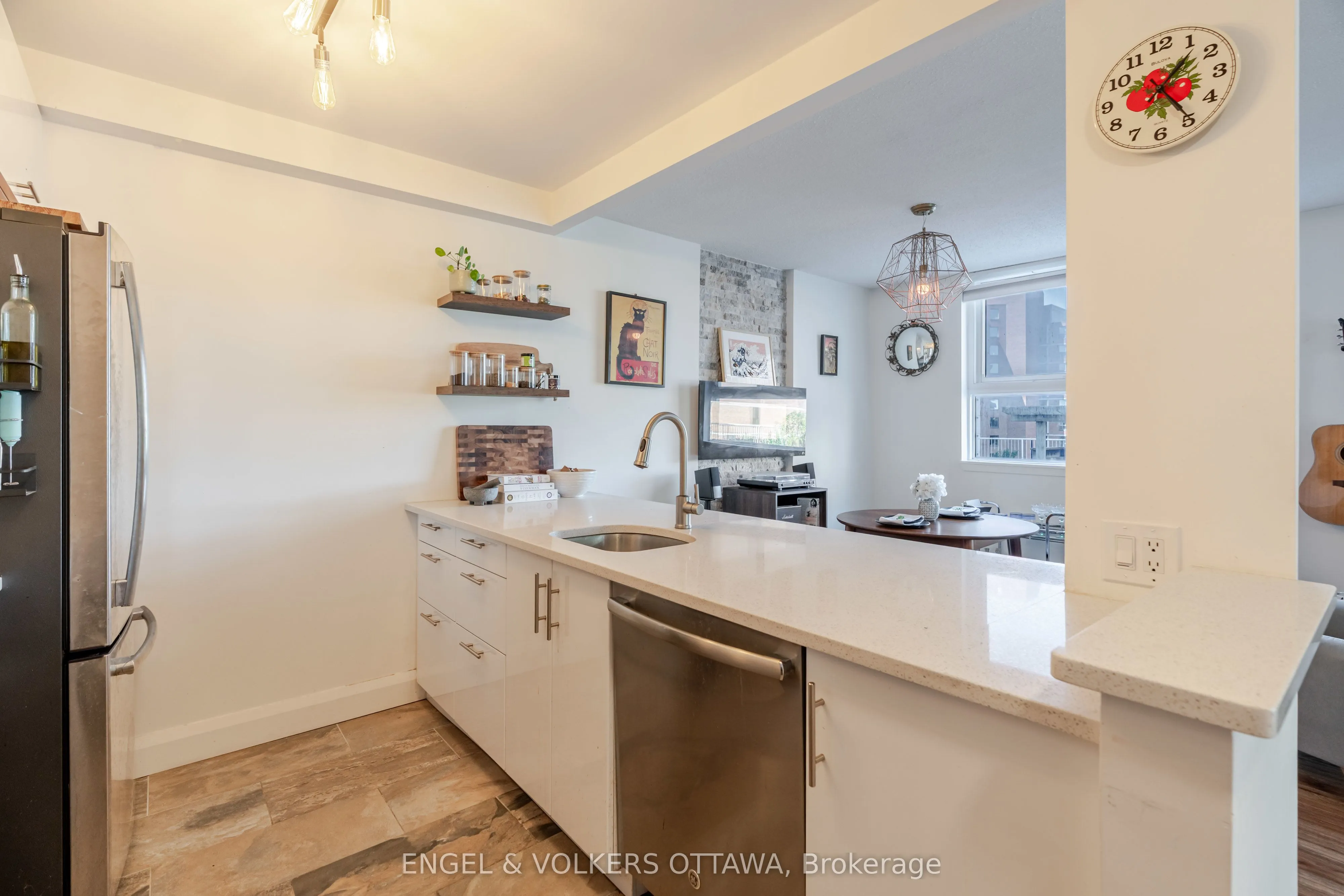 110 Forward Avenue, #401