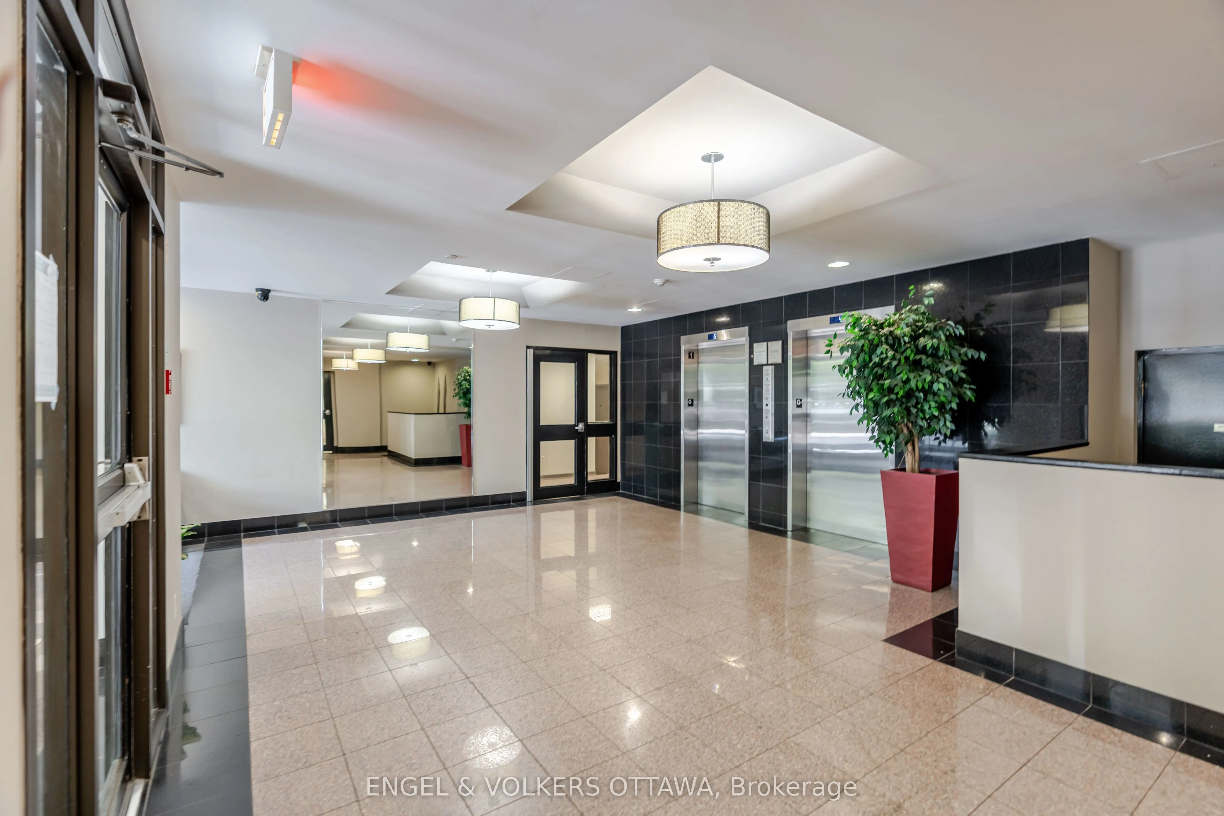 110 Forward Avenue, #401