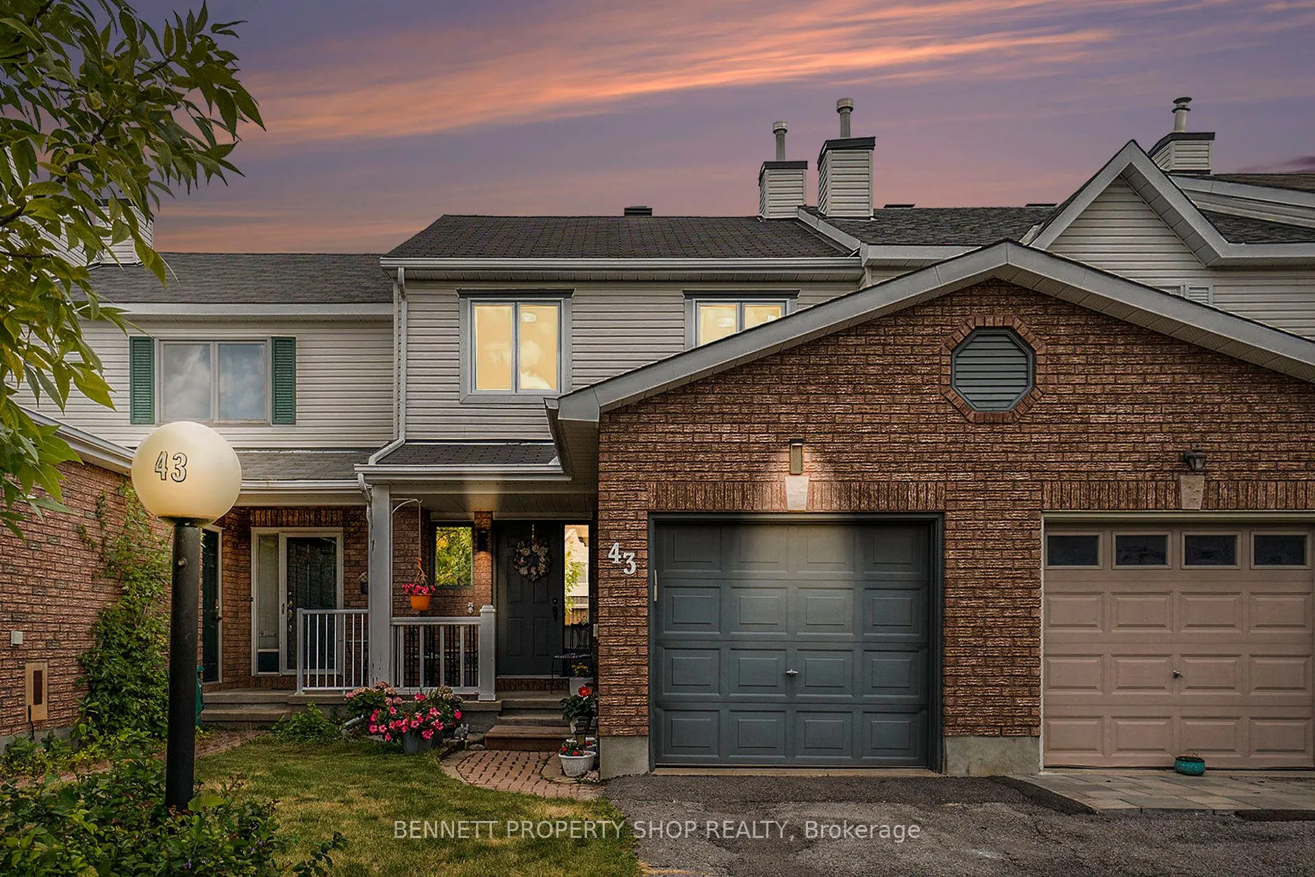 43 Roblyn Way