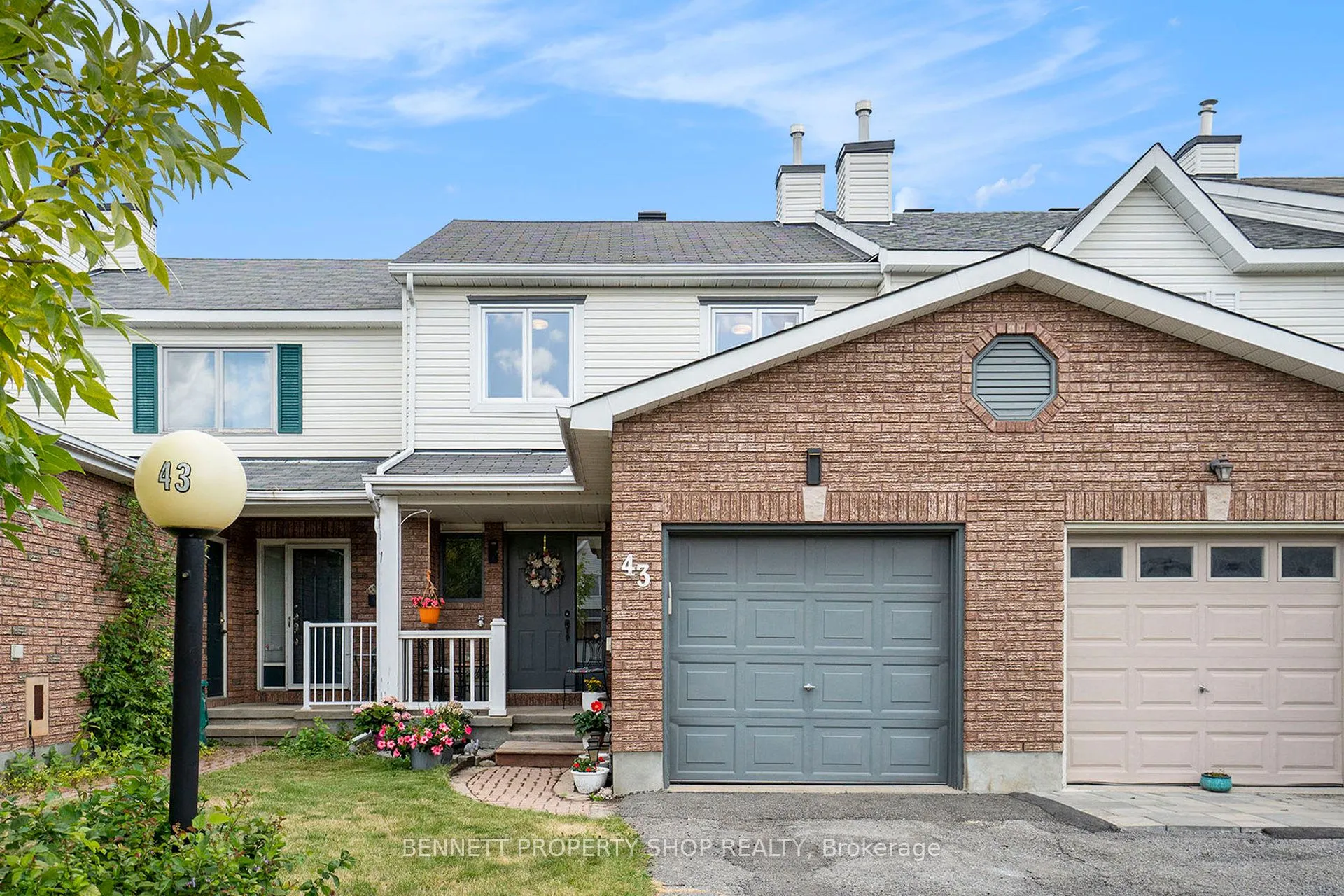 43 Roblyn Way
