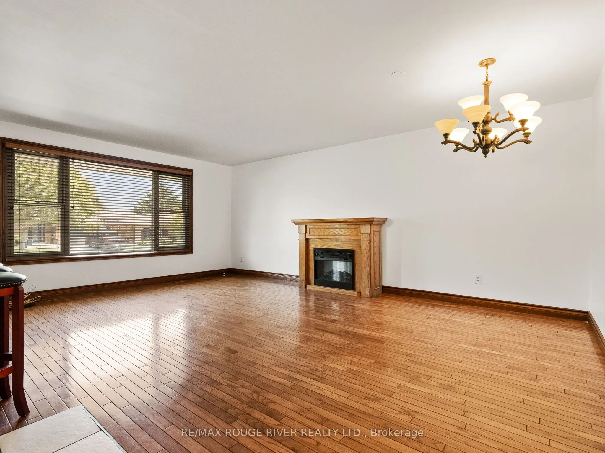 815 WESTWOOD Drive
