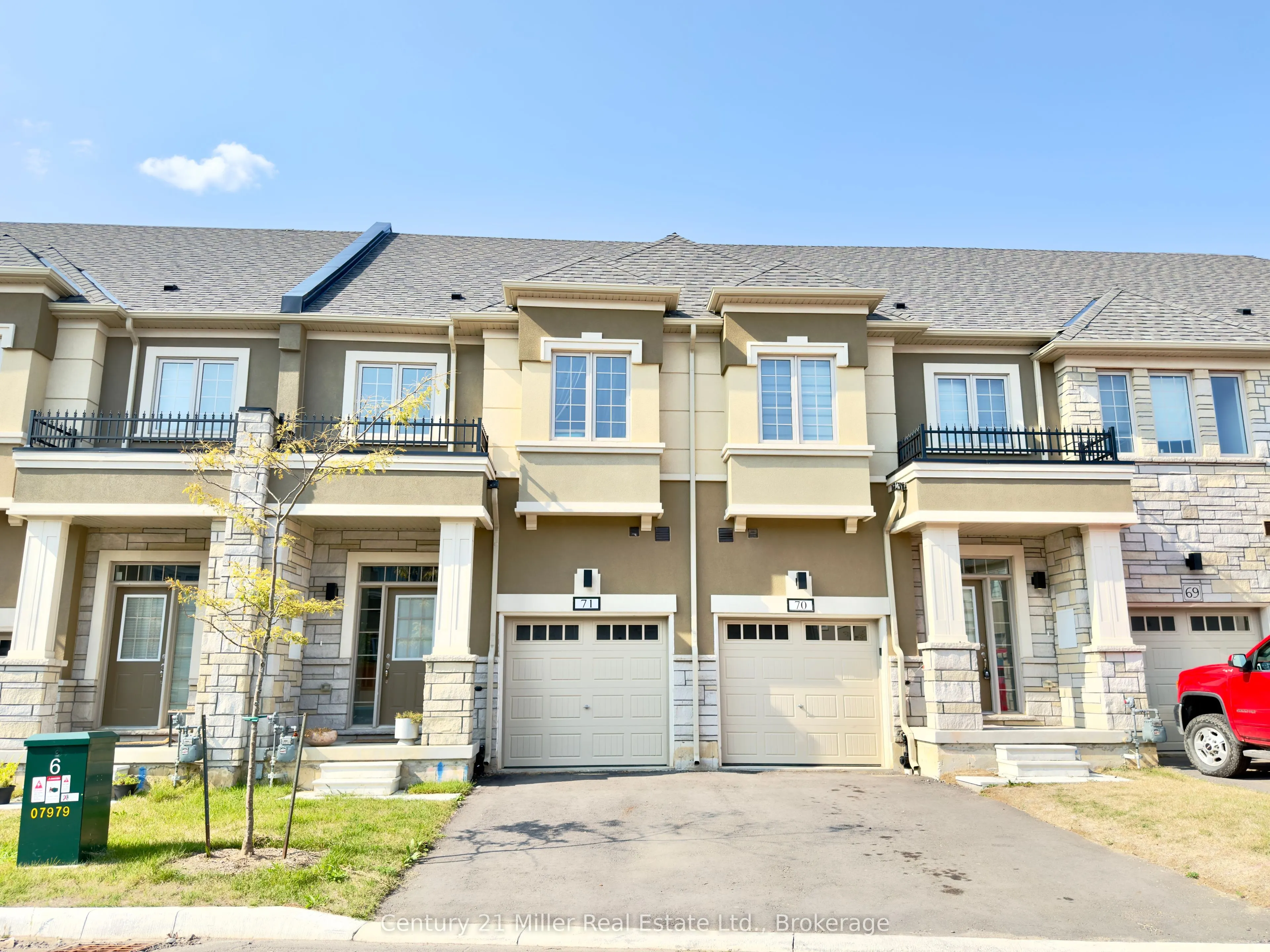 305 Garner Road West, #70