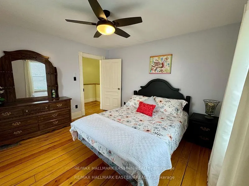 2464 Queen Mary Street
