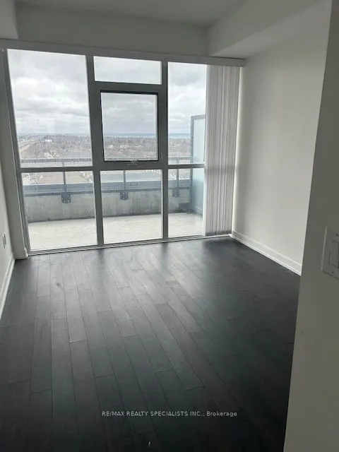 550 North Service Road, #1003