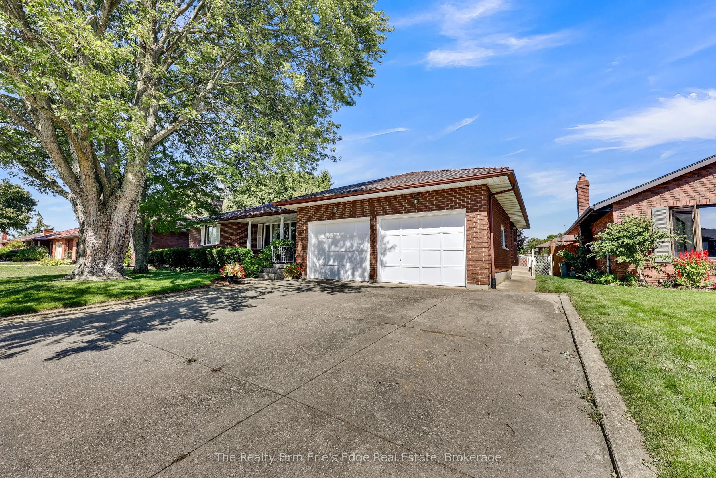 8 Christopher Court