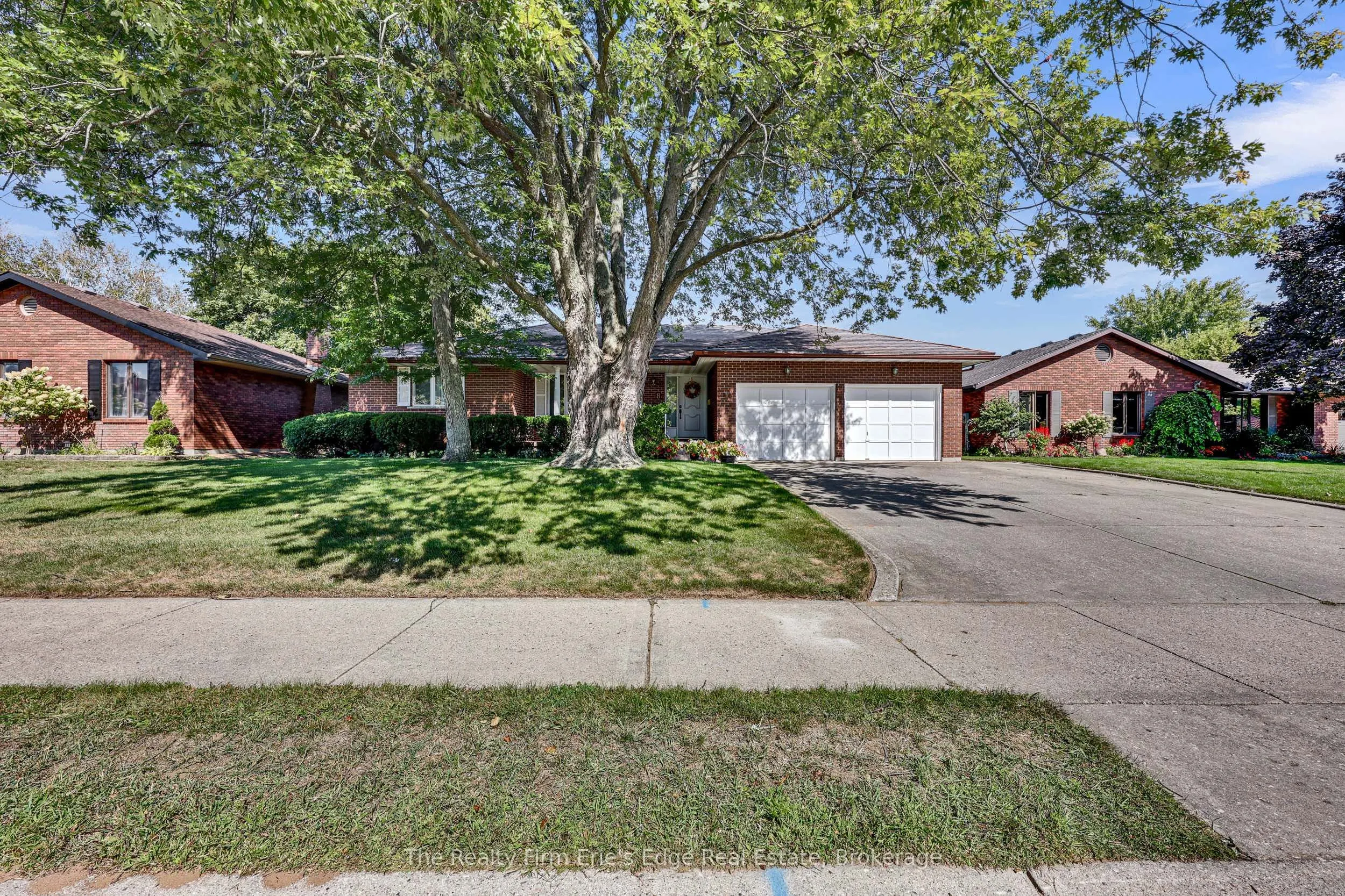 8 Christopher Court