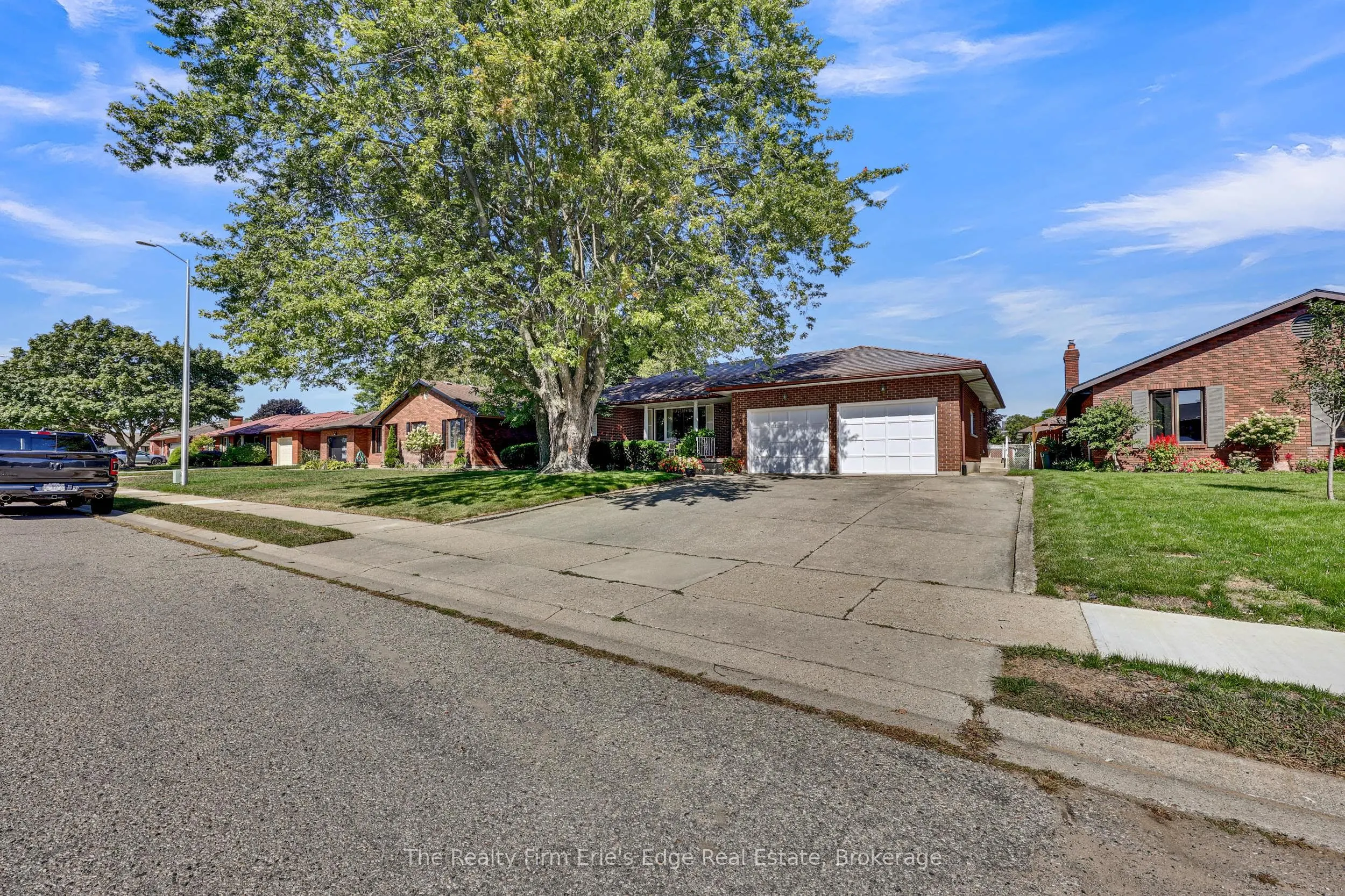 8 Christopher Court