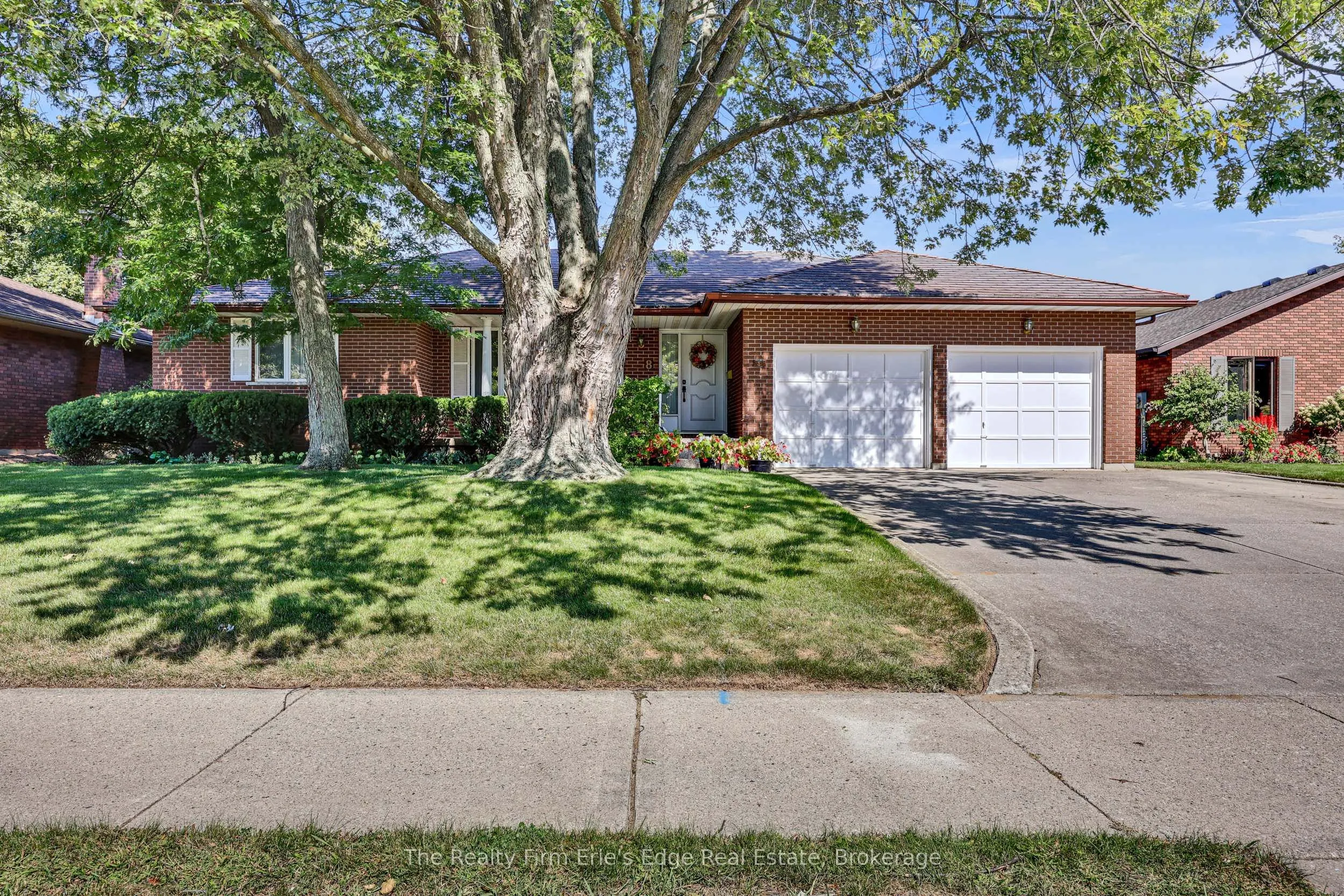 8 Christopher Court
