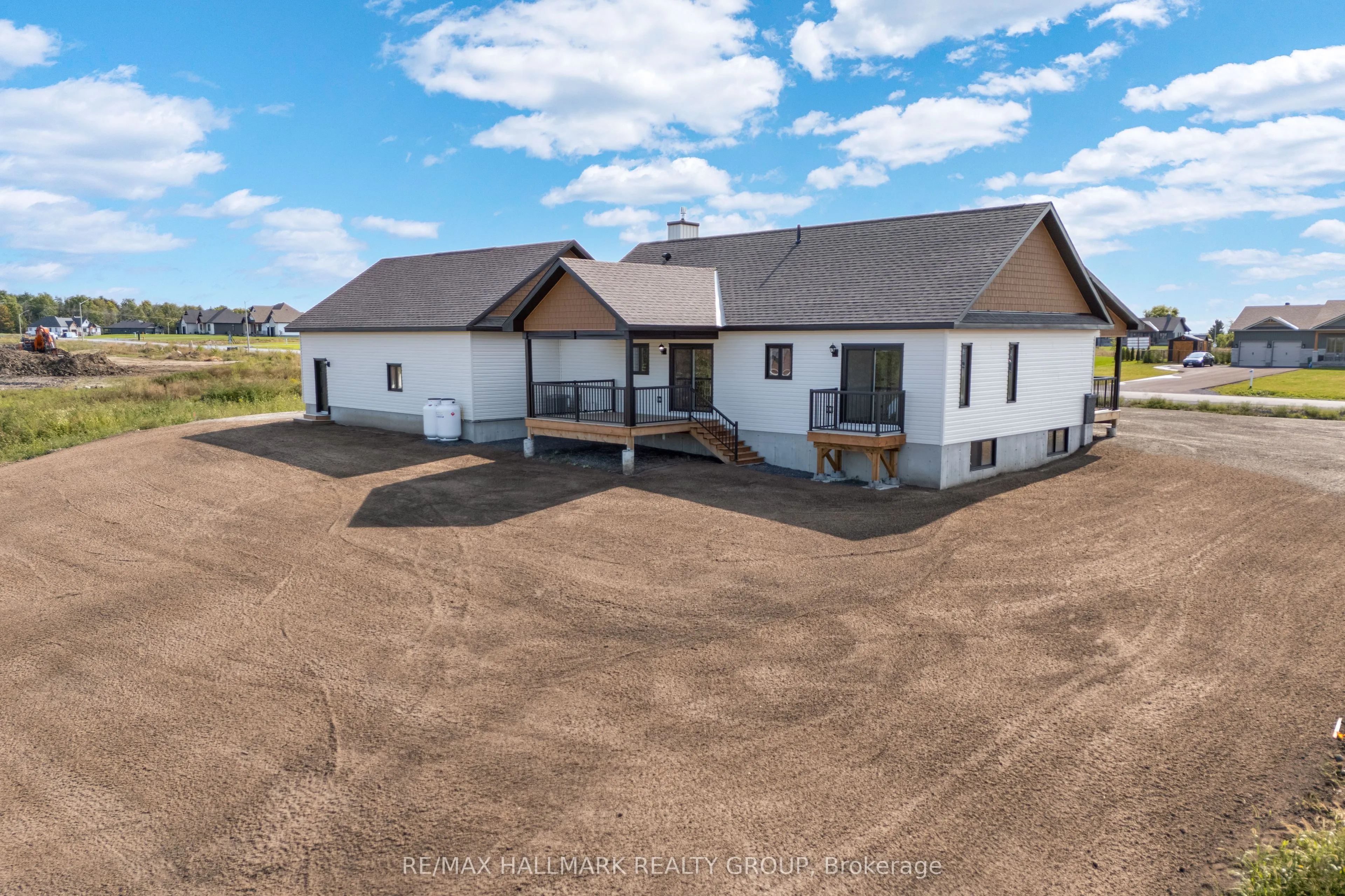 208 Trudeau Crescent