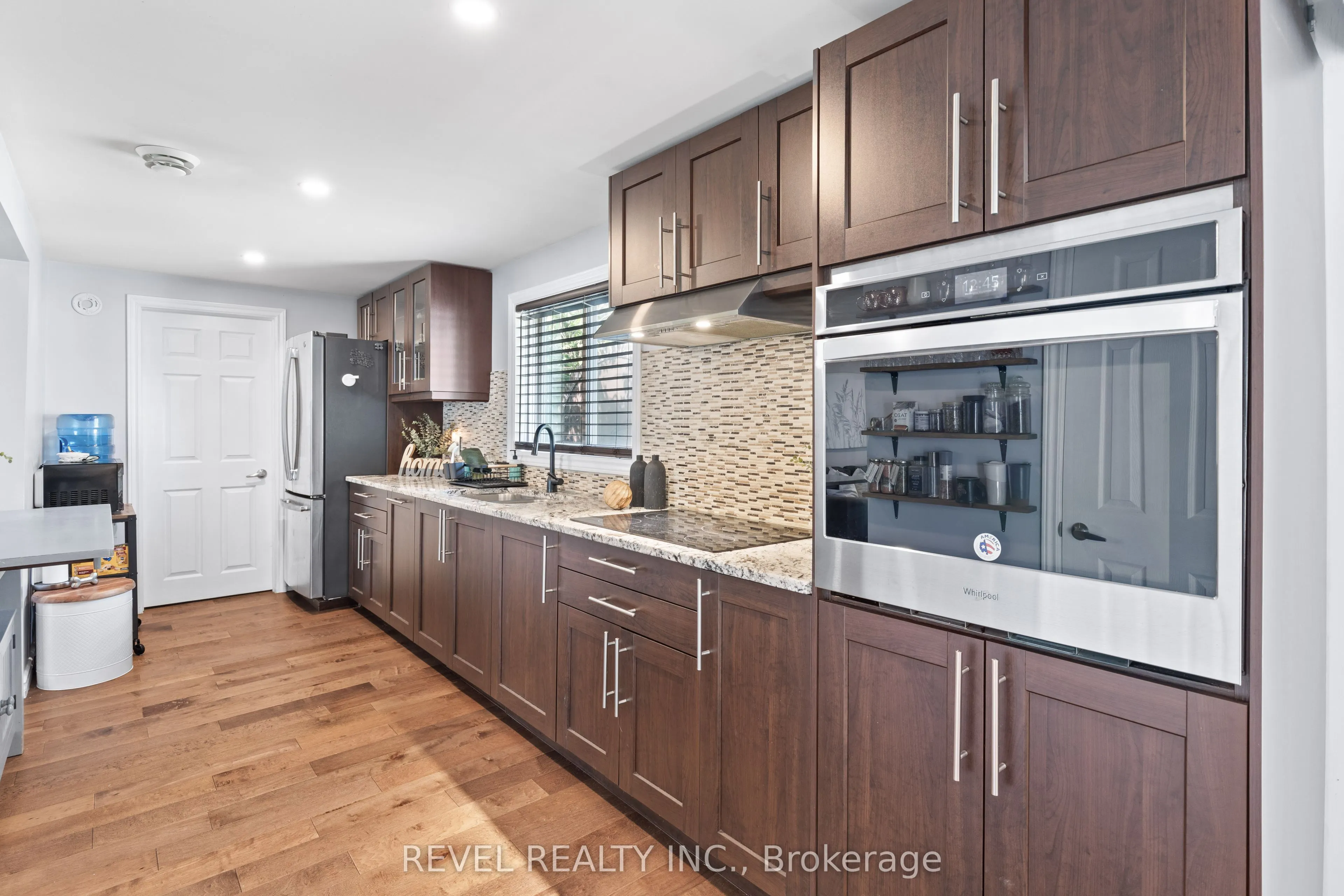 411 LONG BEACH Road