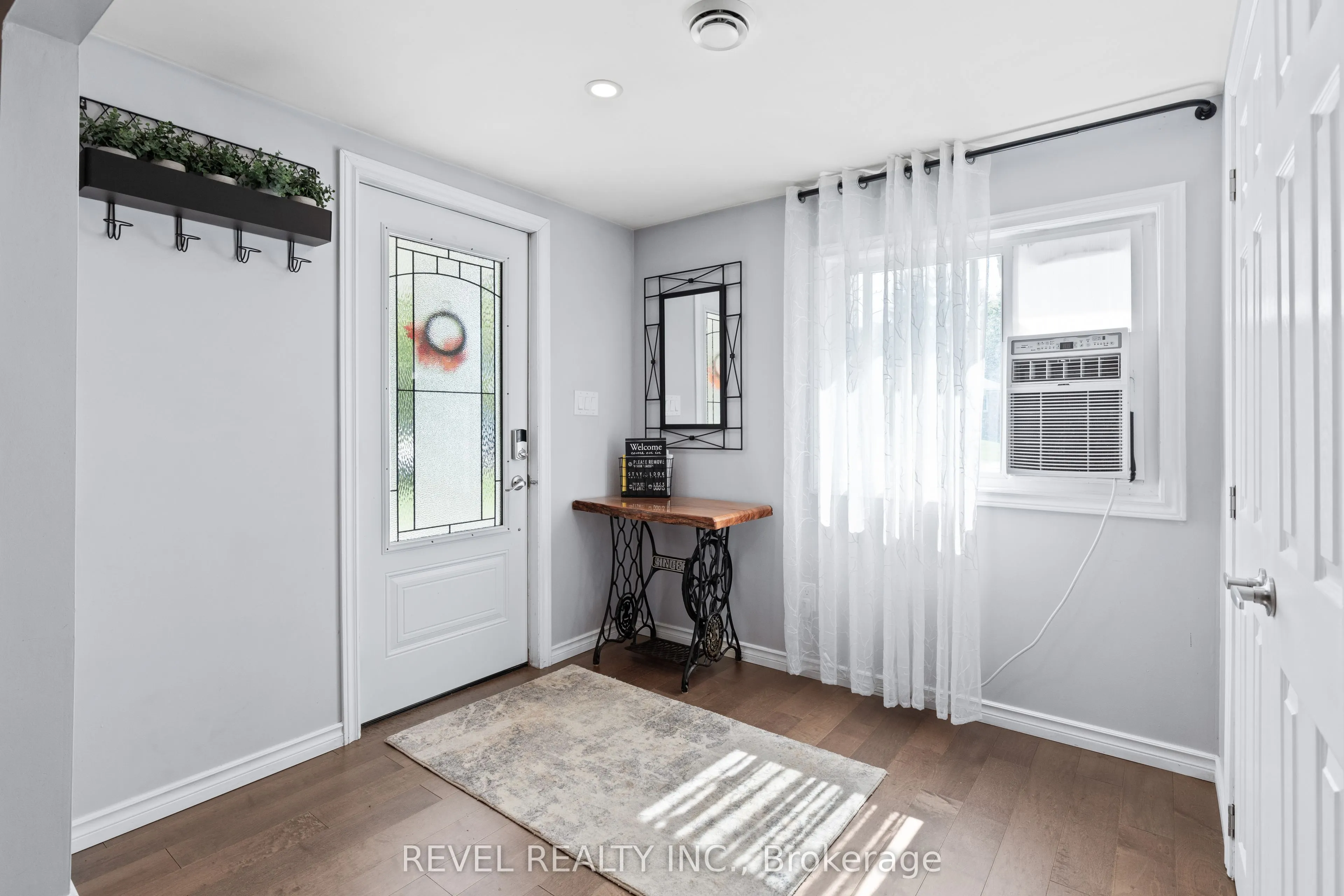 411 LONG BEACH Road