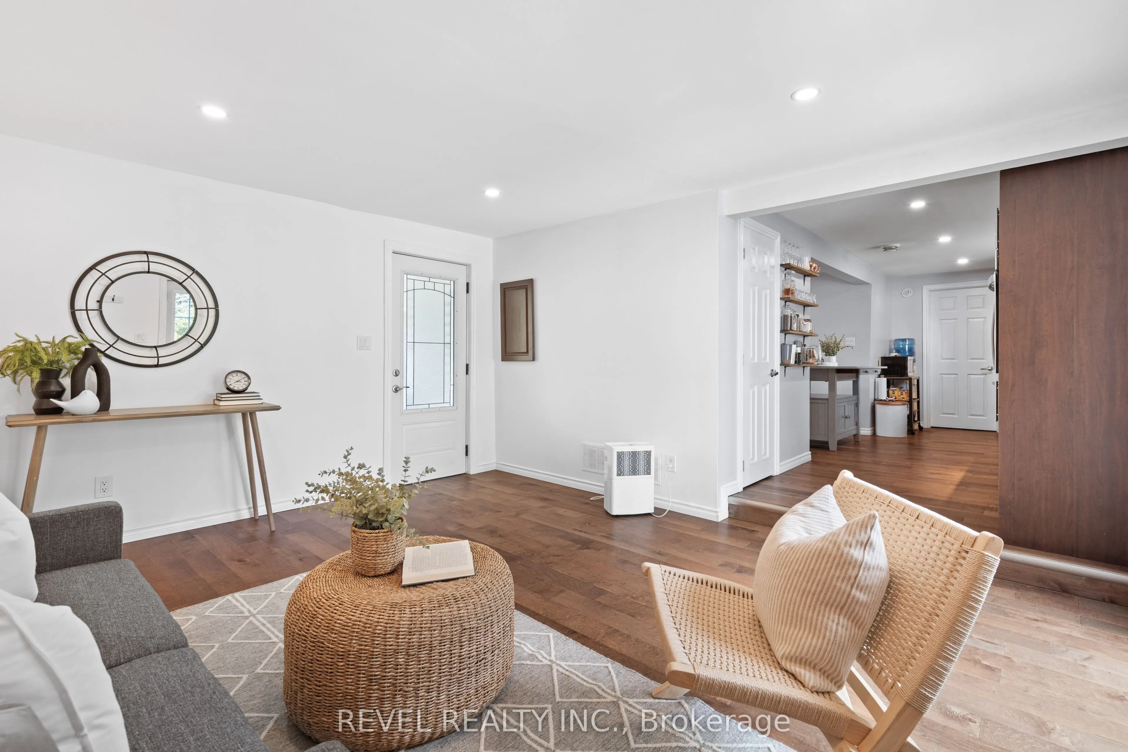 411 LONG BEACH Road