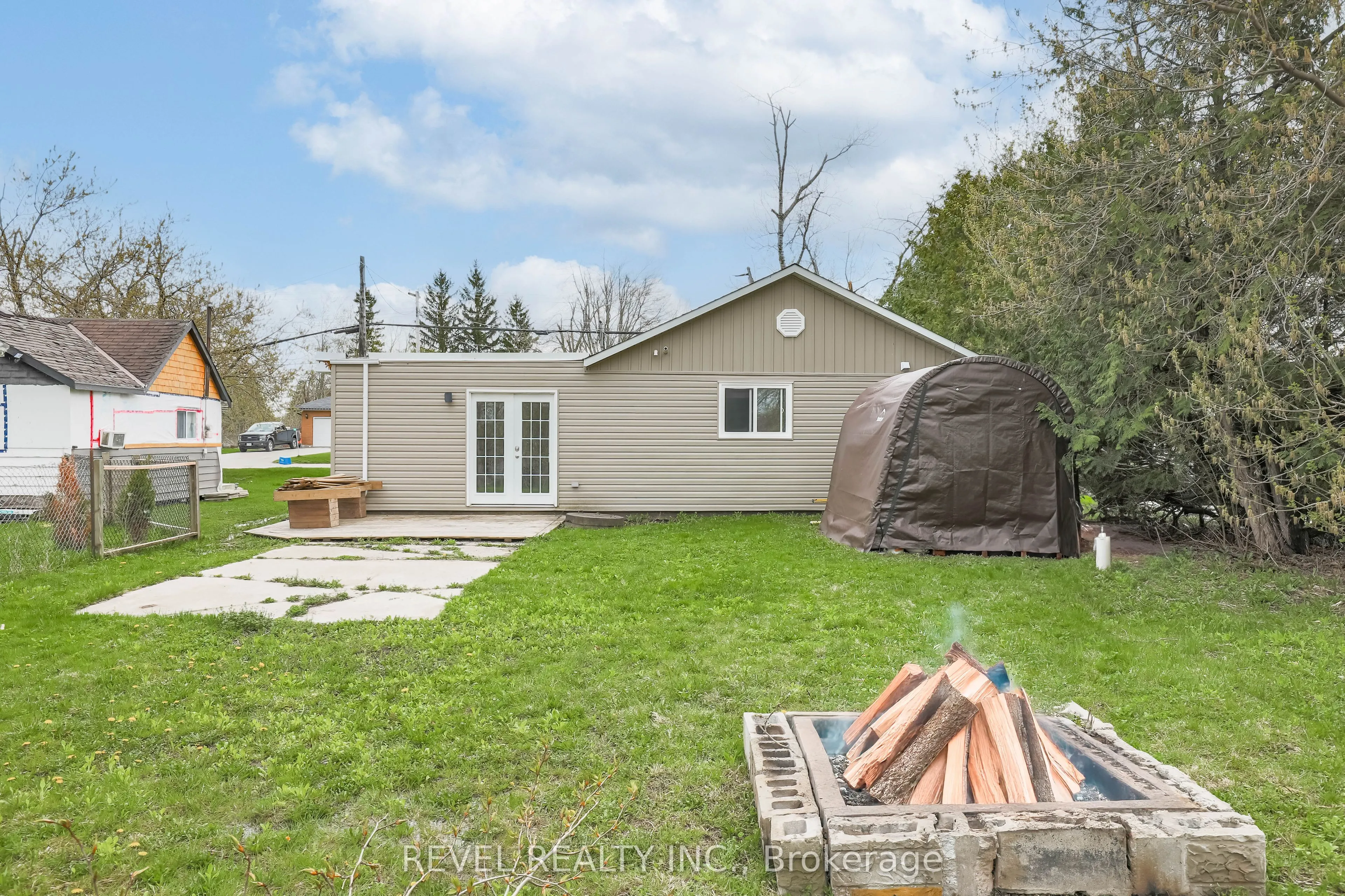 411 LONG BEACH Road
