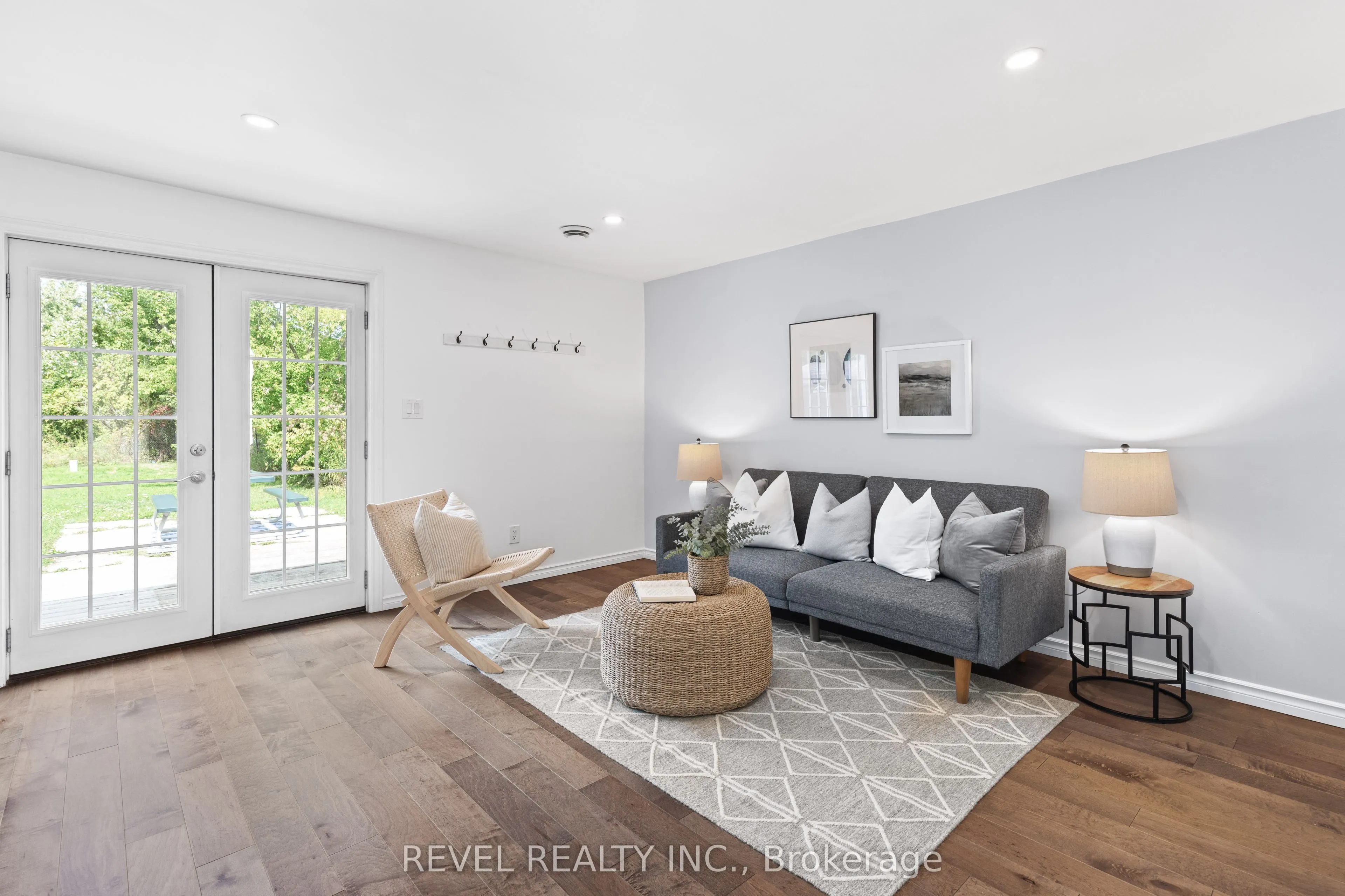 411 LONG BEACH Road