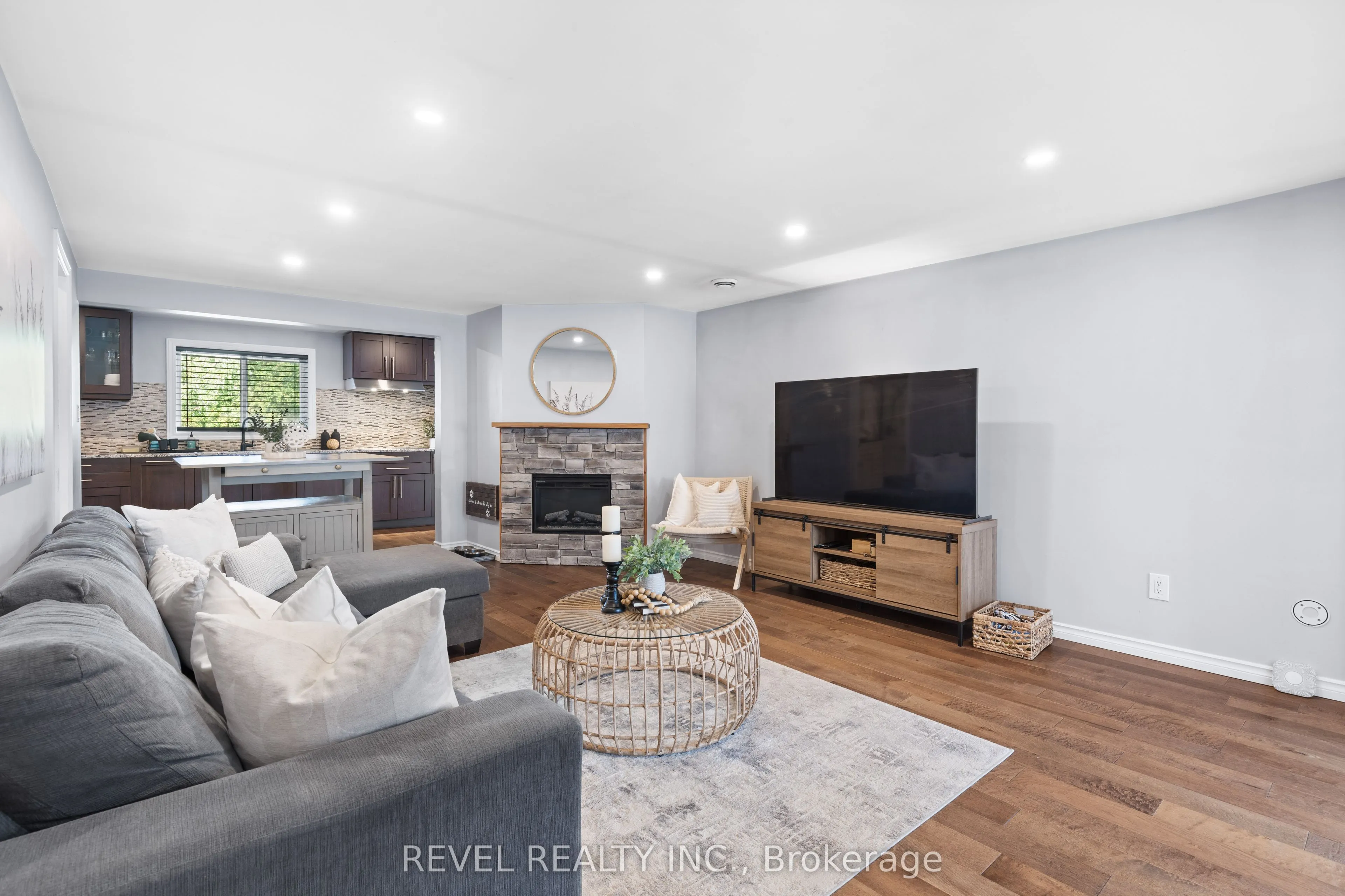 411 LONG BEACH Road