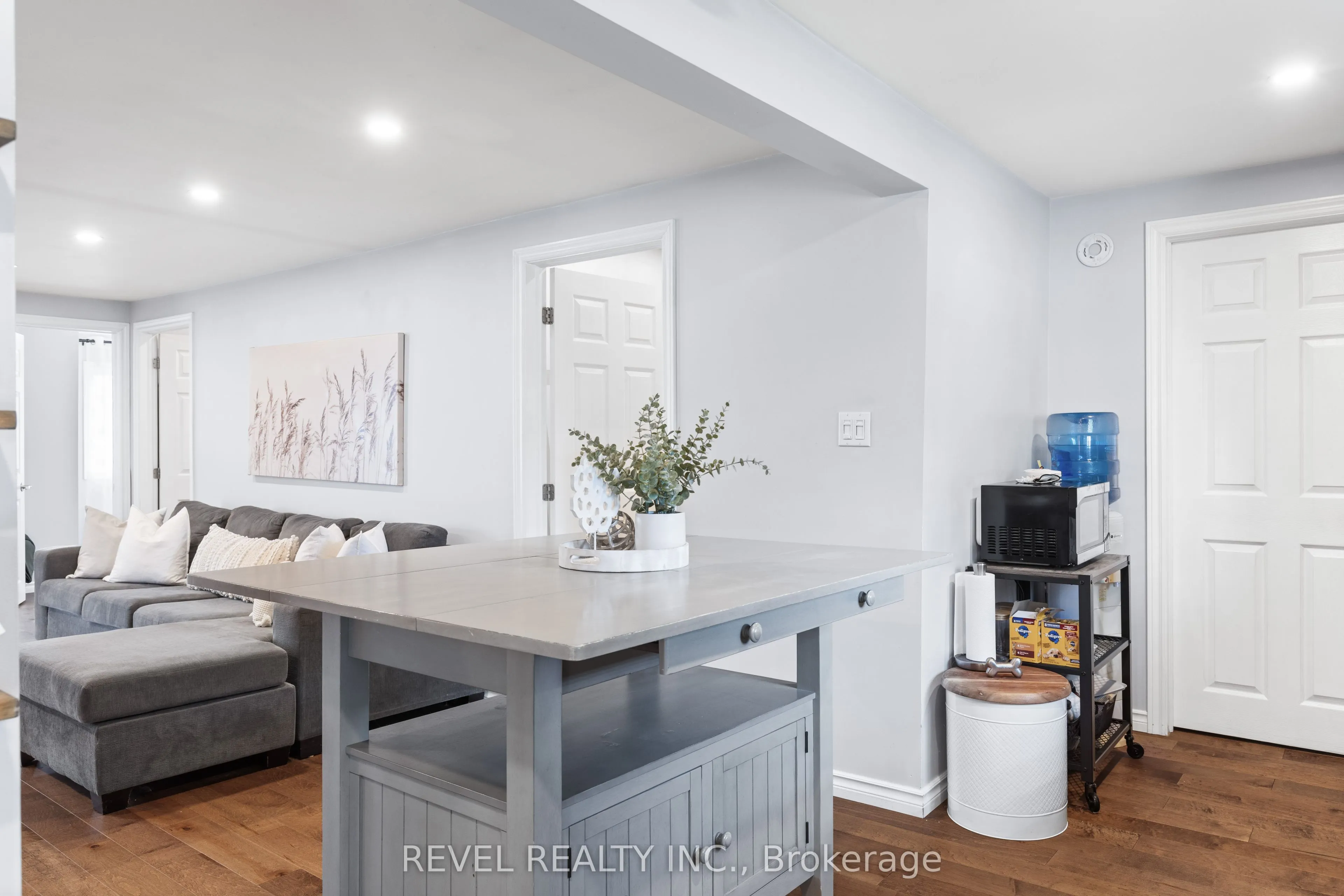 411 LONG BEACH Road