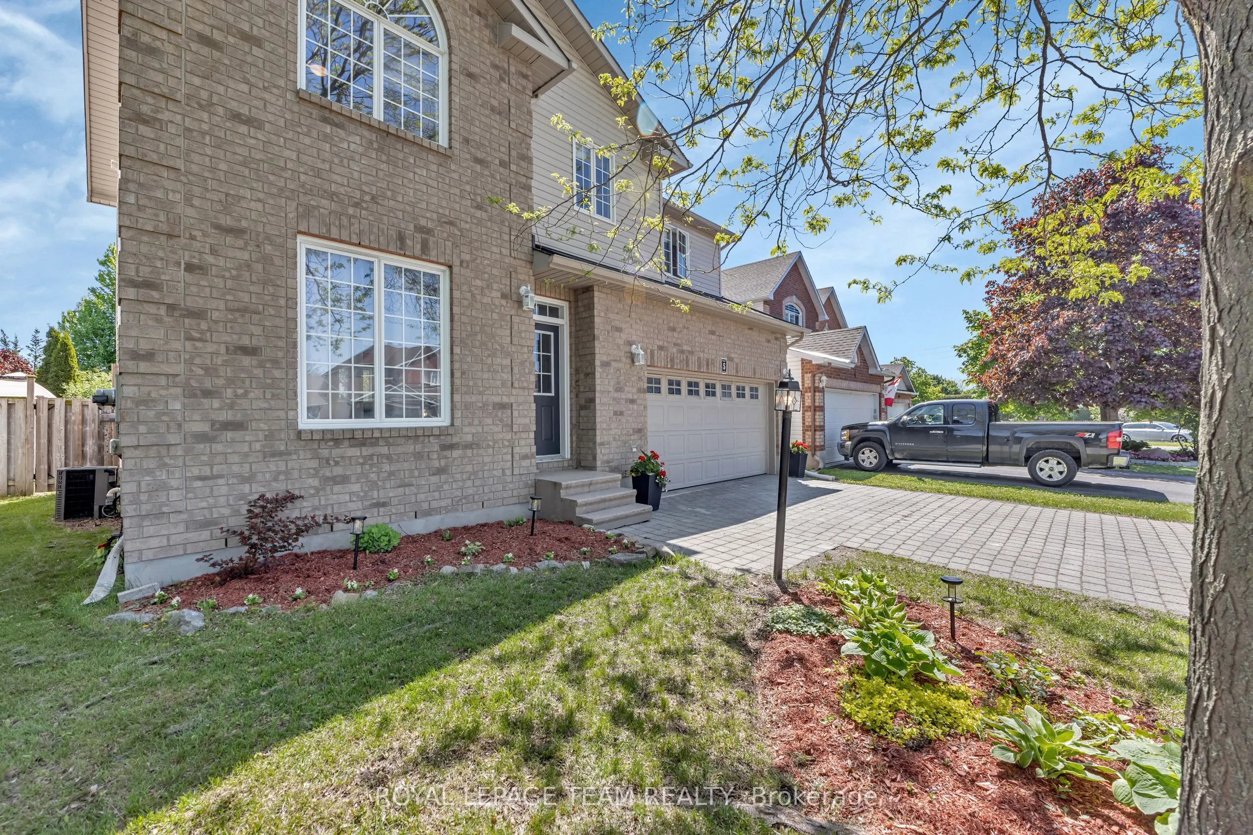 5 Sundew Court W