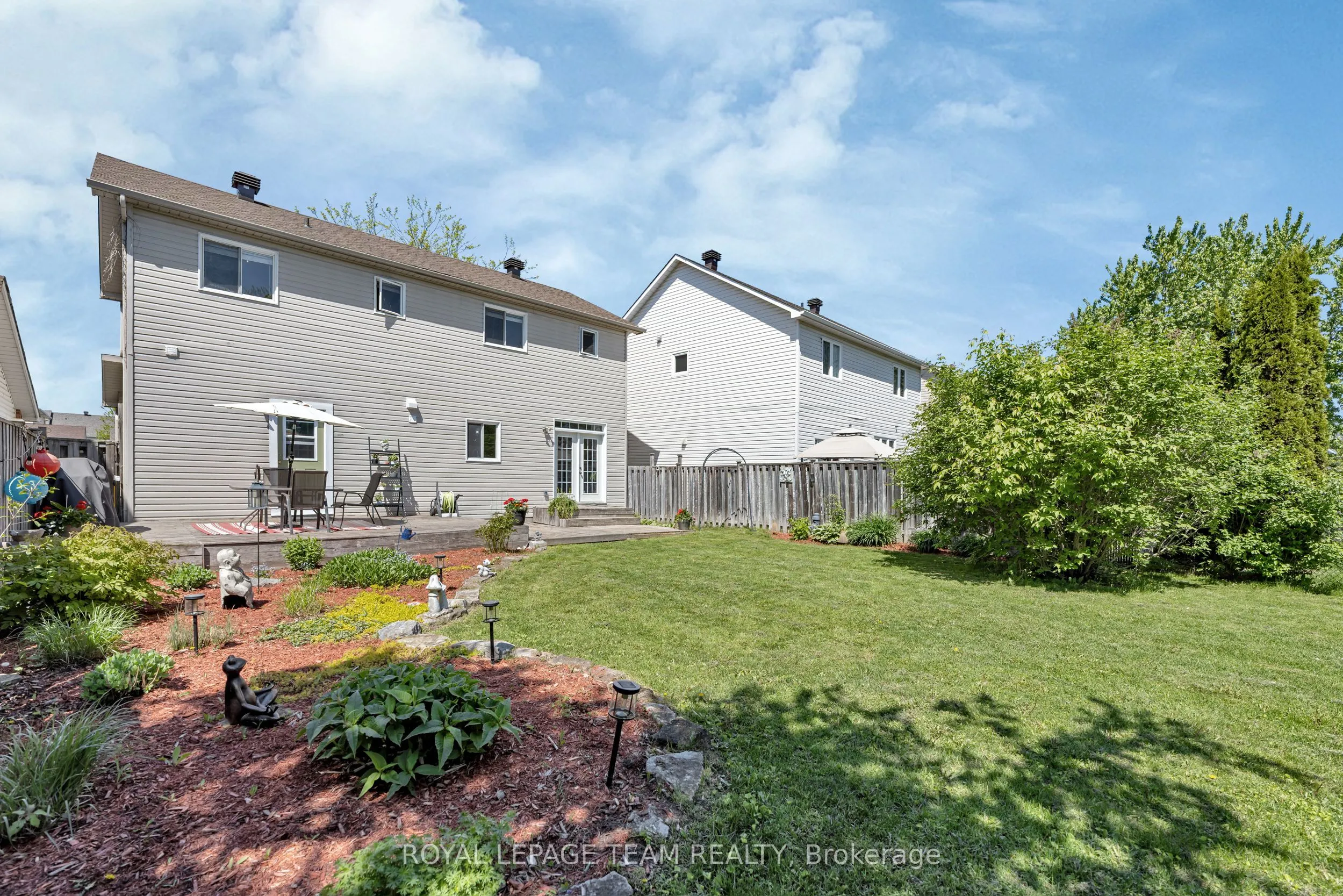 5 Sundew Court W