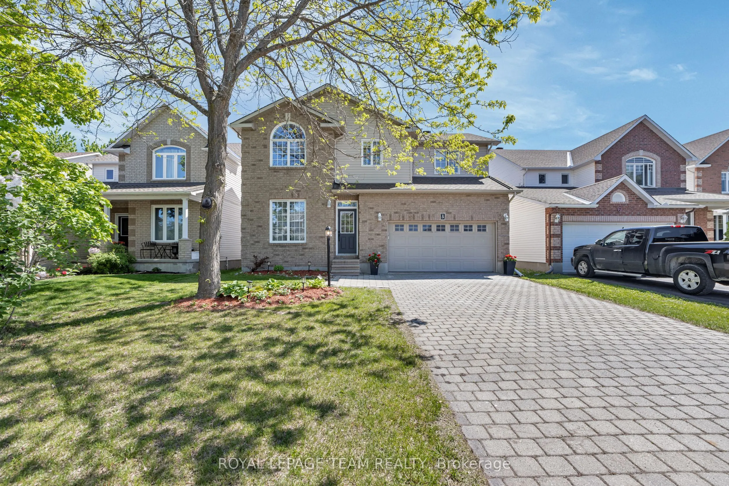 5 Sundew Court W