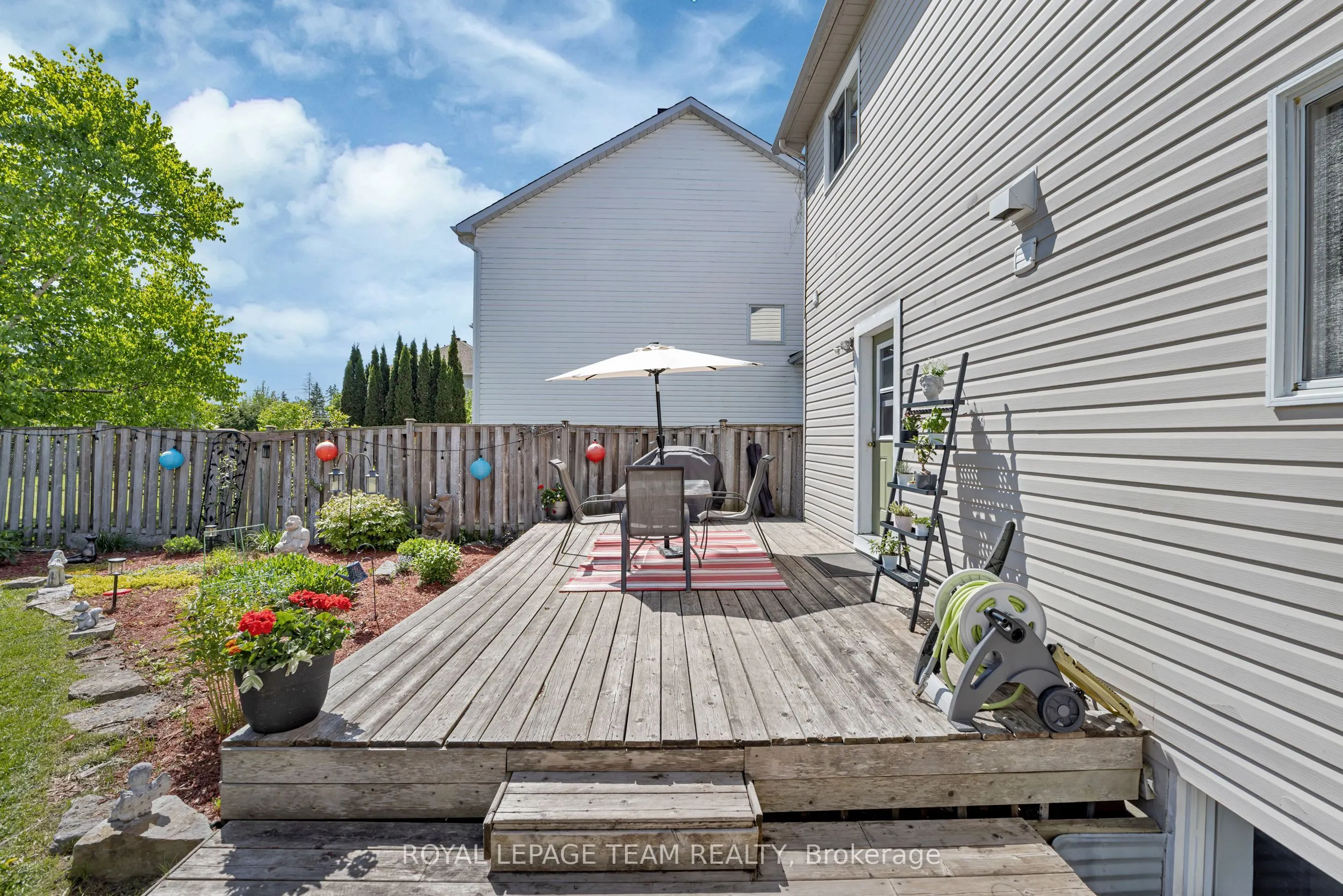 5 Sundew Court W