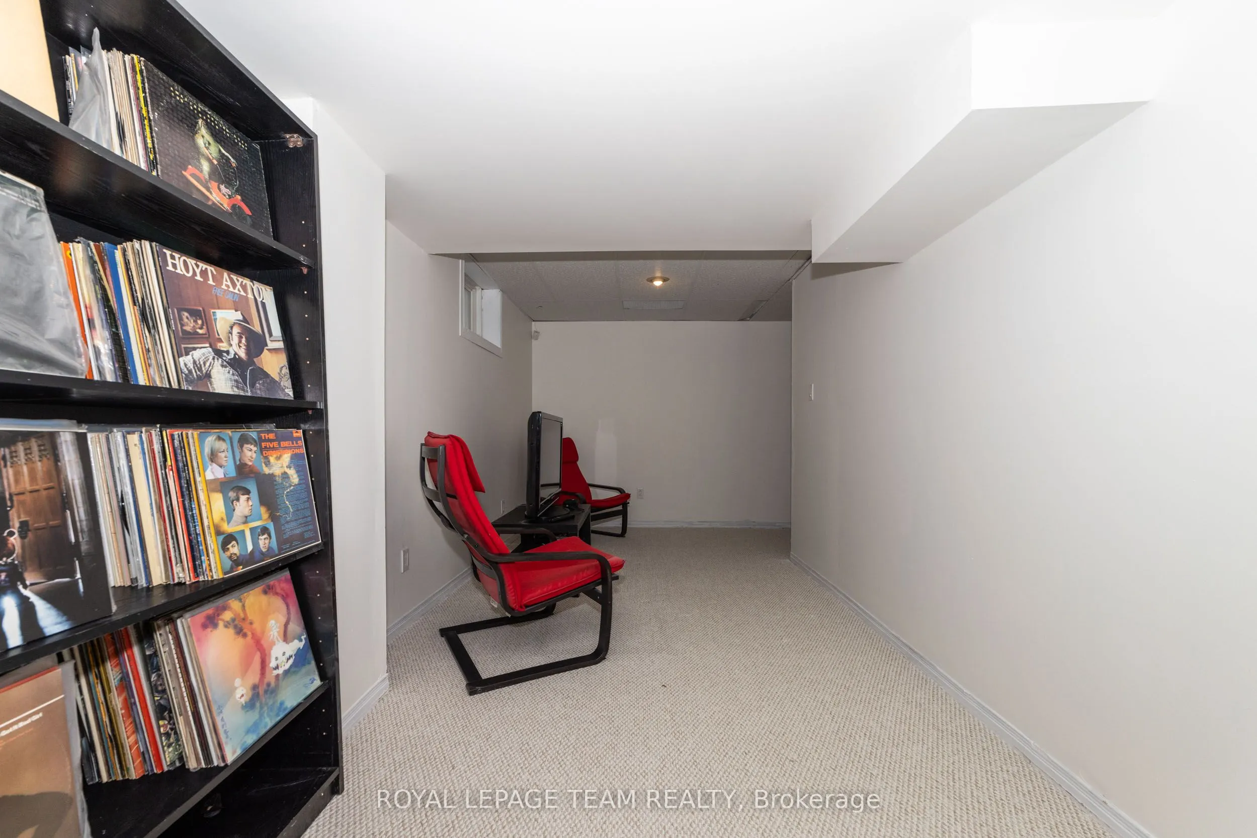 5 Sundew Court W