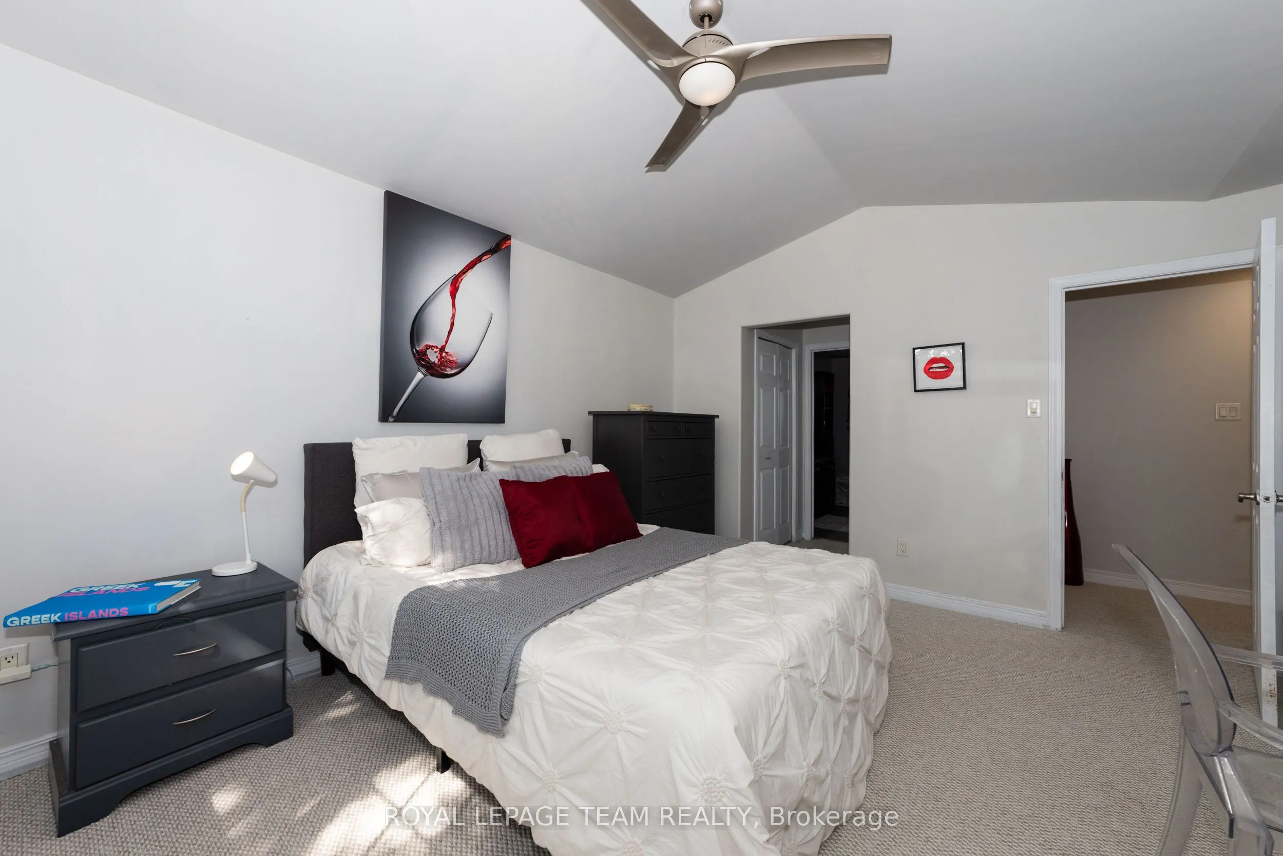 5 Sundew Court W