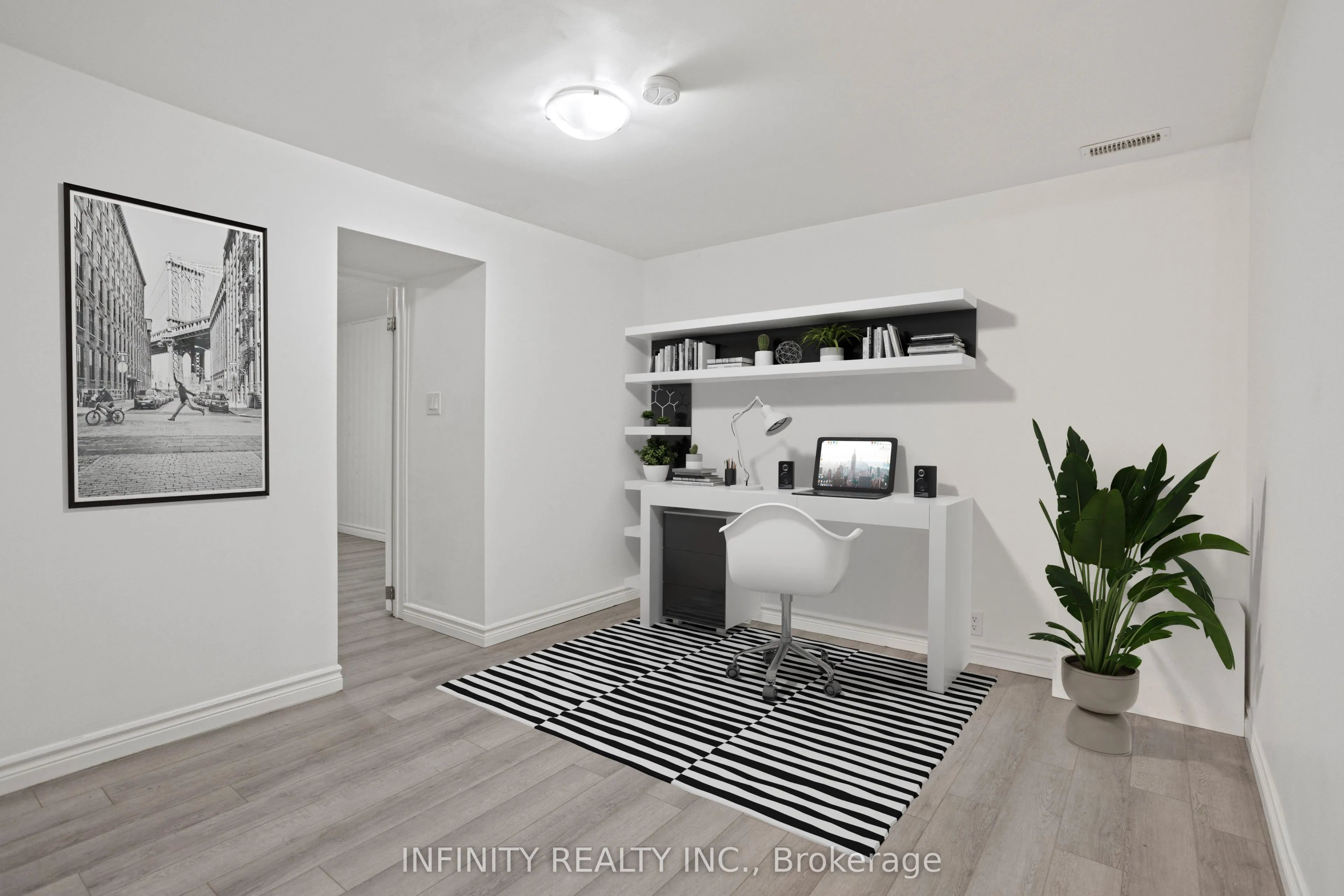 776 Oxford Street W