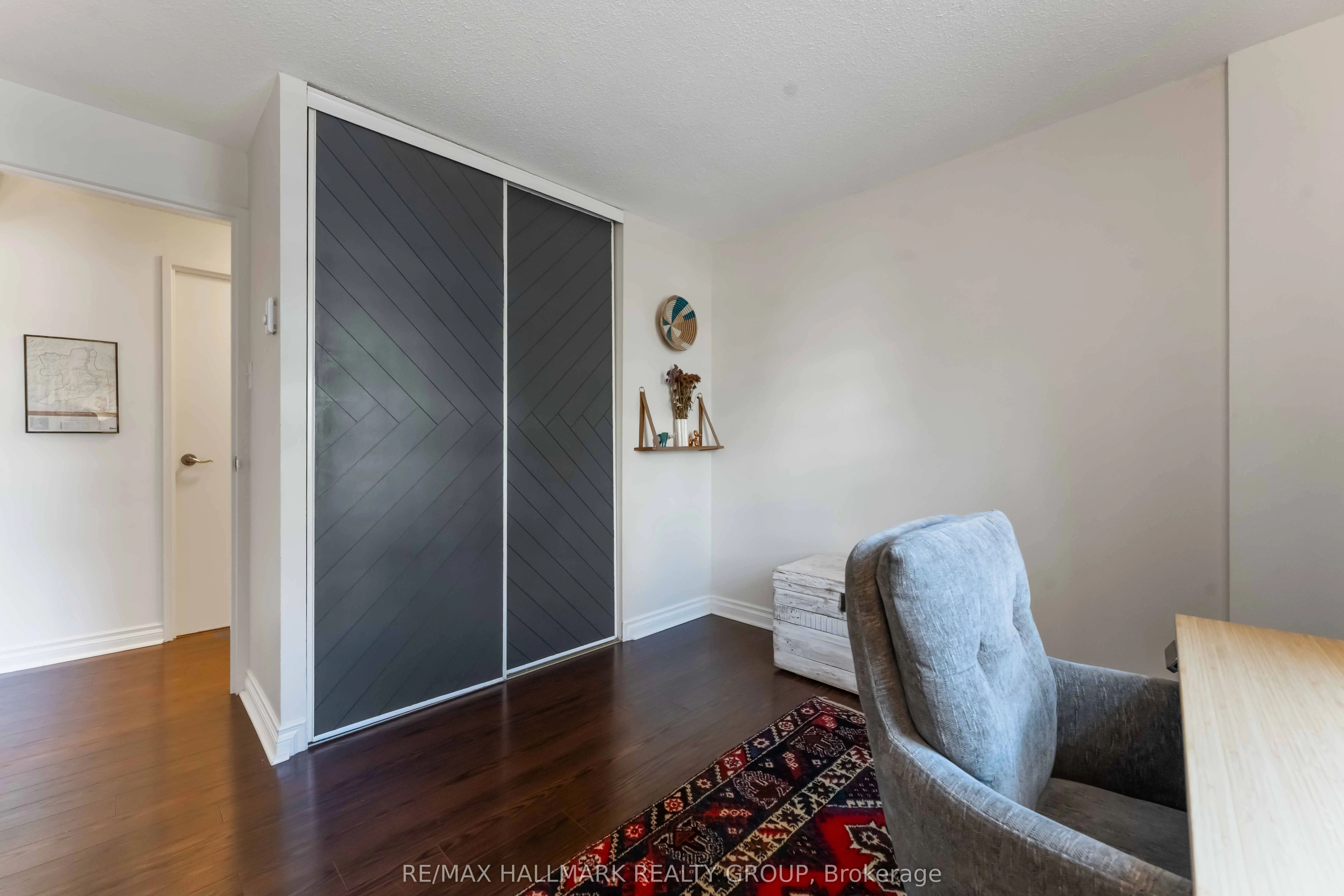 50 BURNSIDE Avenue, #205