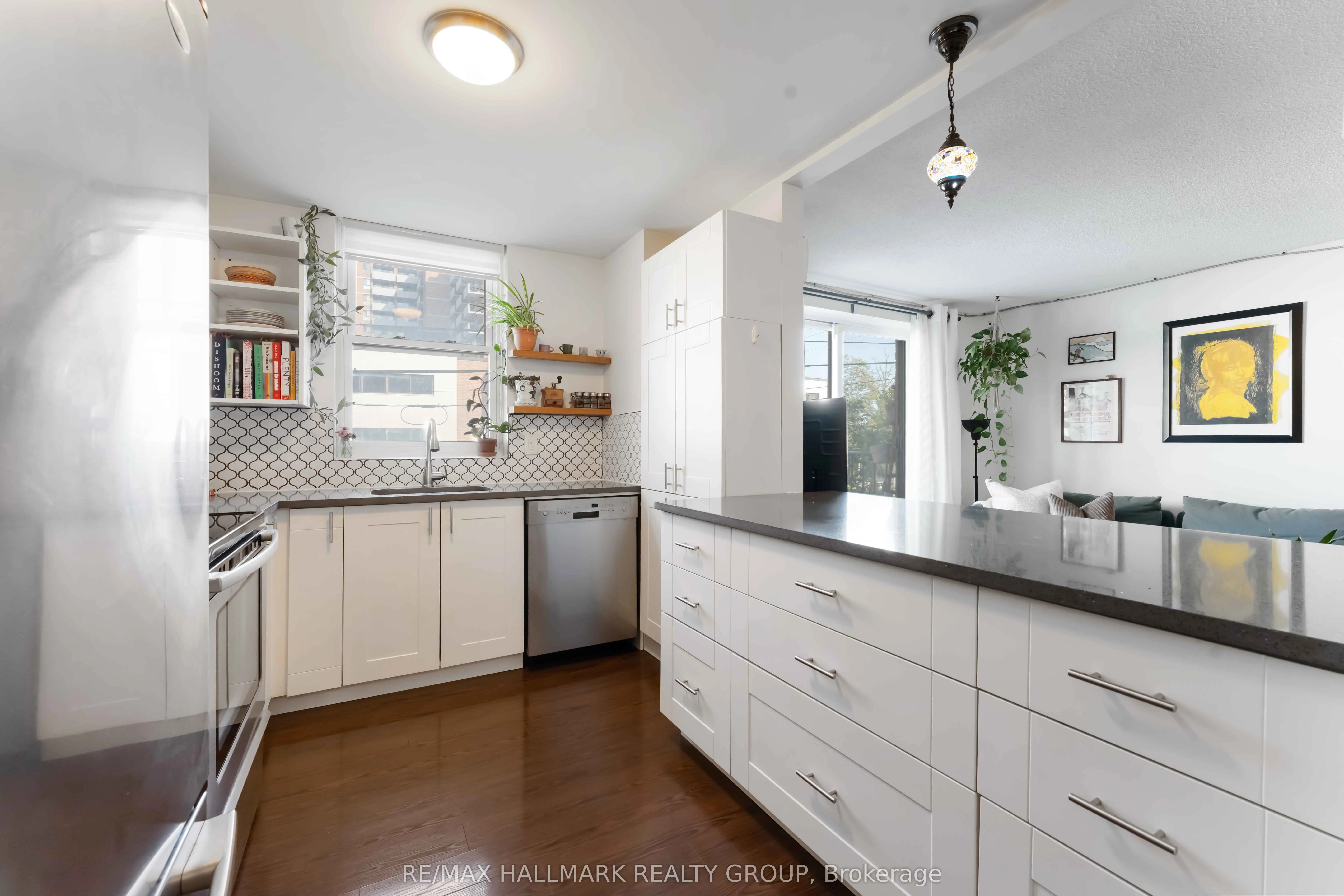 50 BURNSIDE Avenue, #205