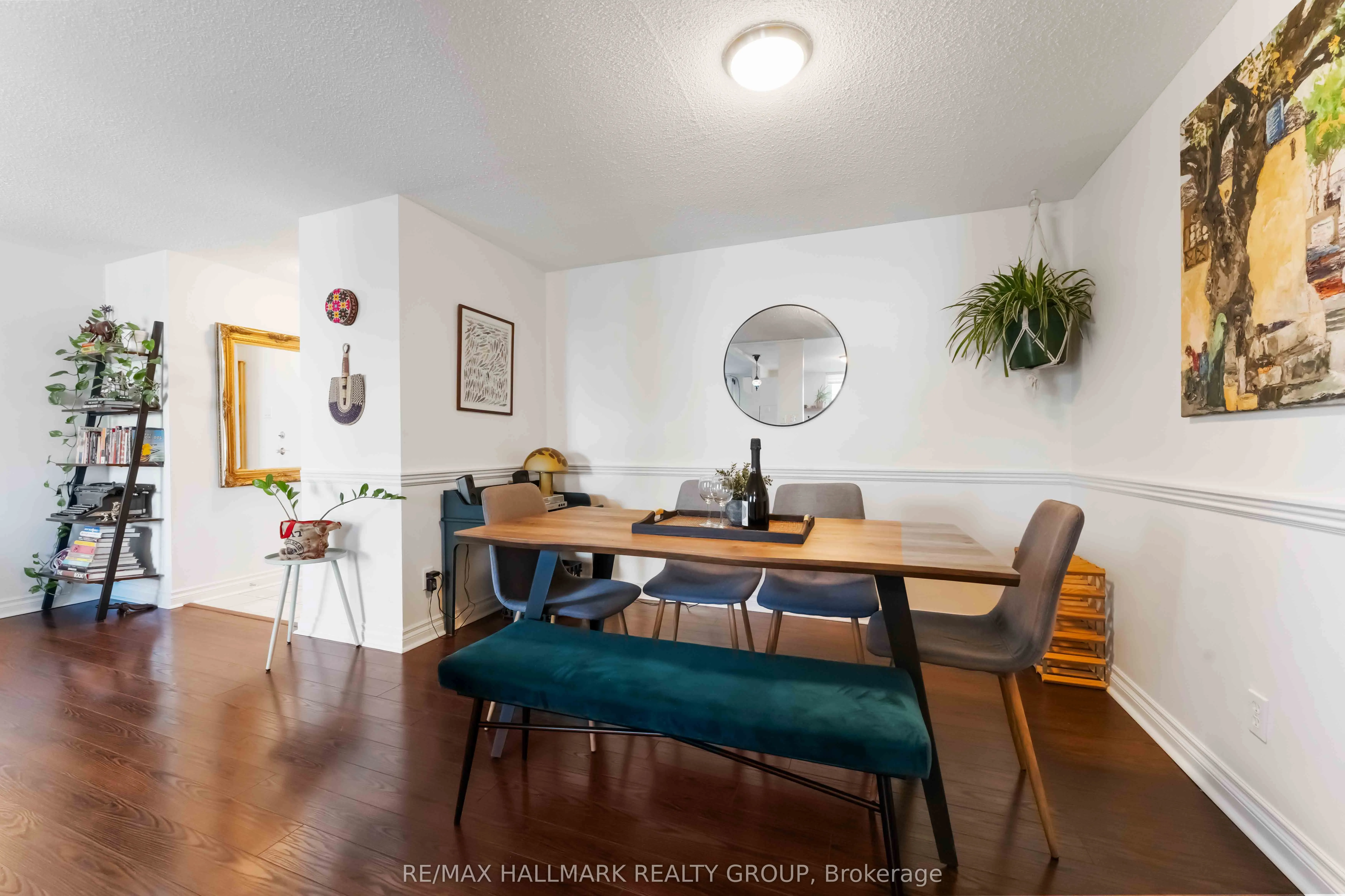 50 BURNSIDE Avenue, #205
