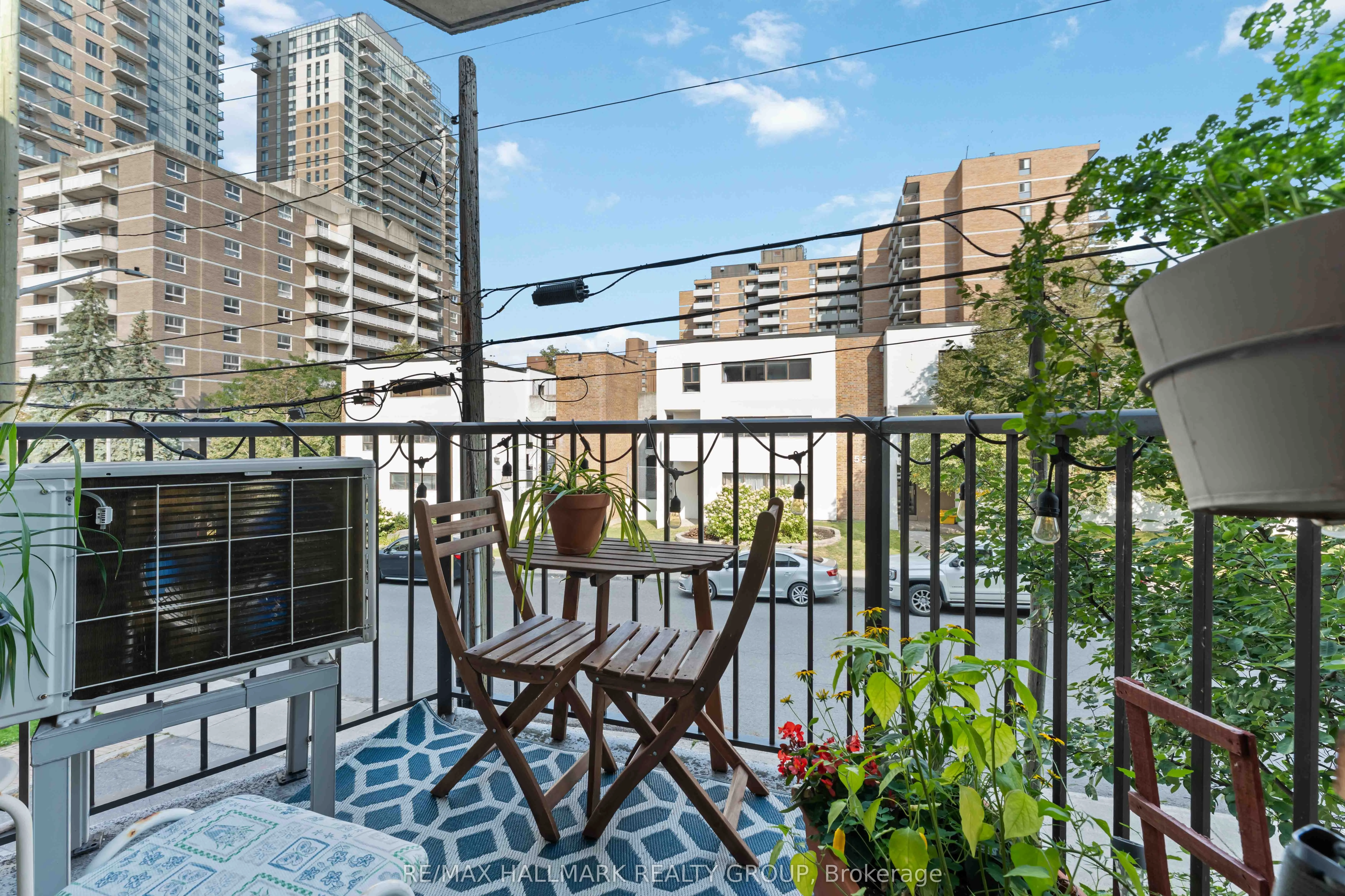 50 BURNSIDE Avenue, #205