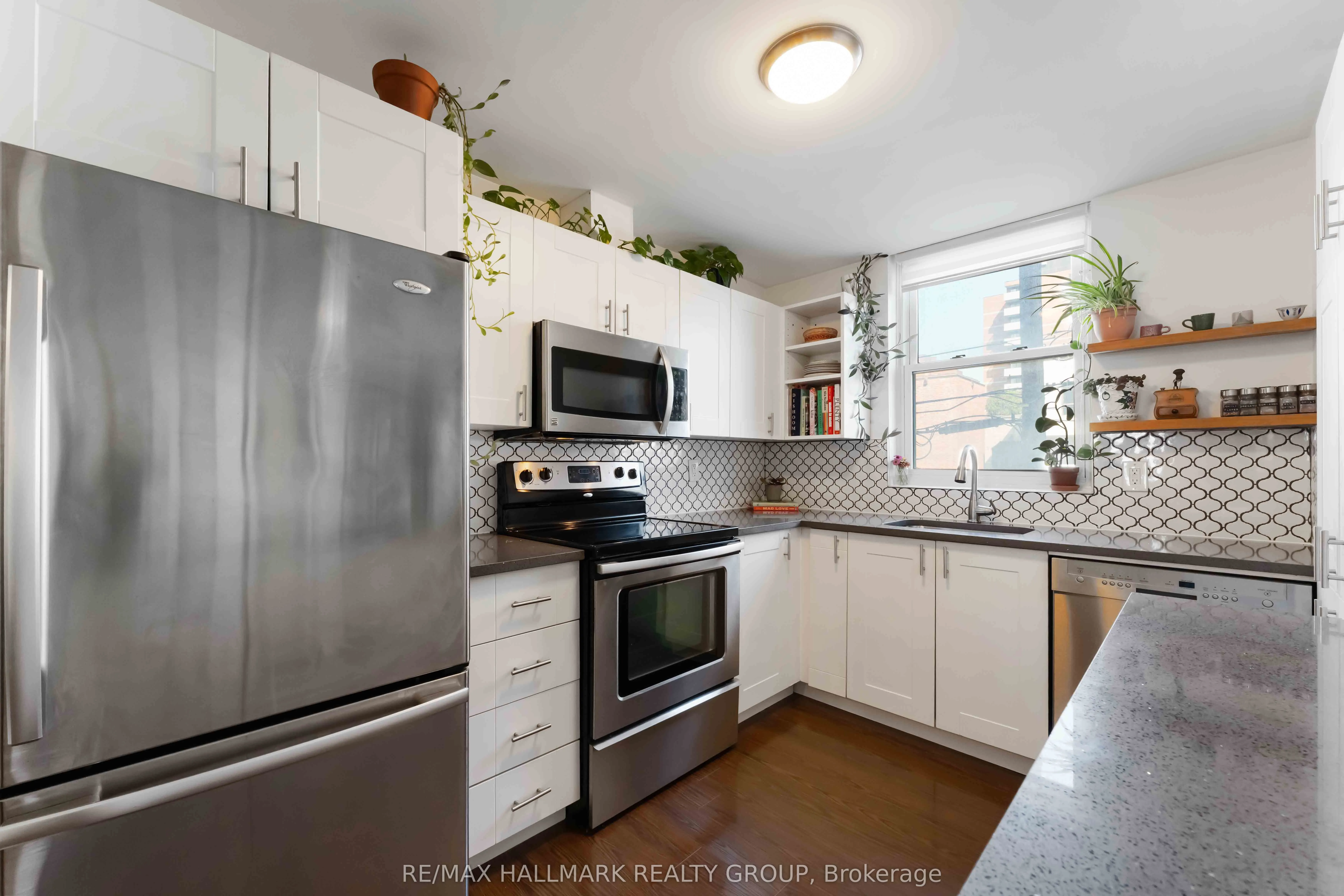 50 BURNSIDE Avenue, #205