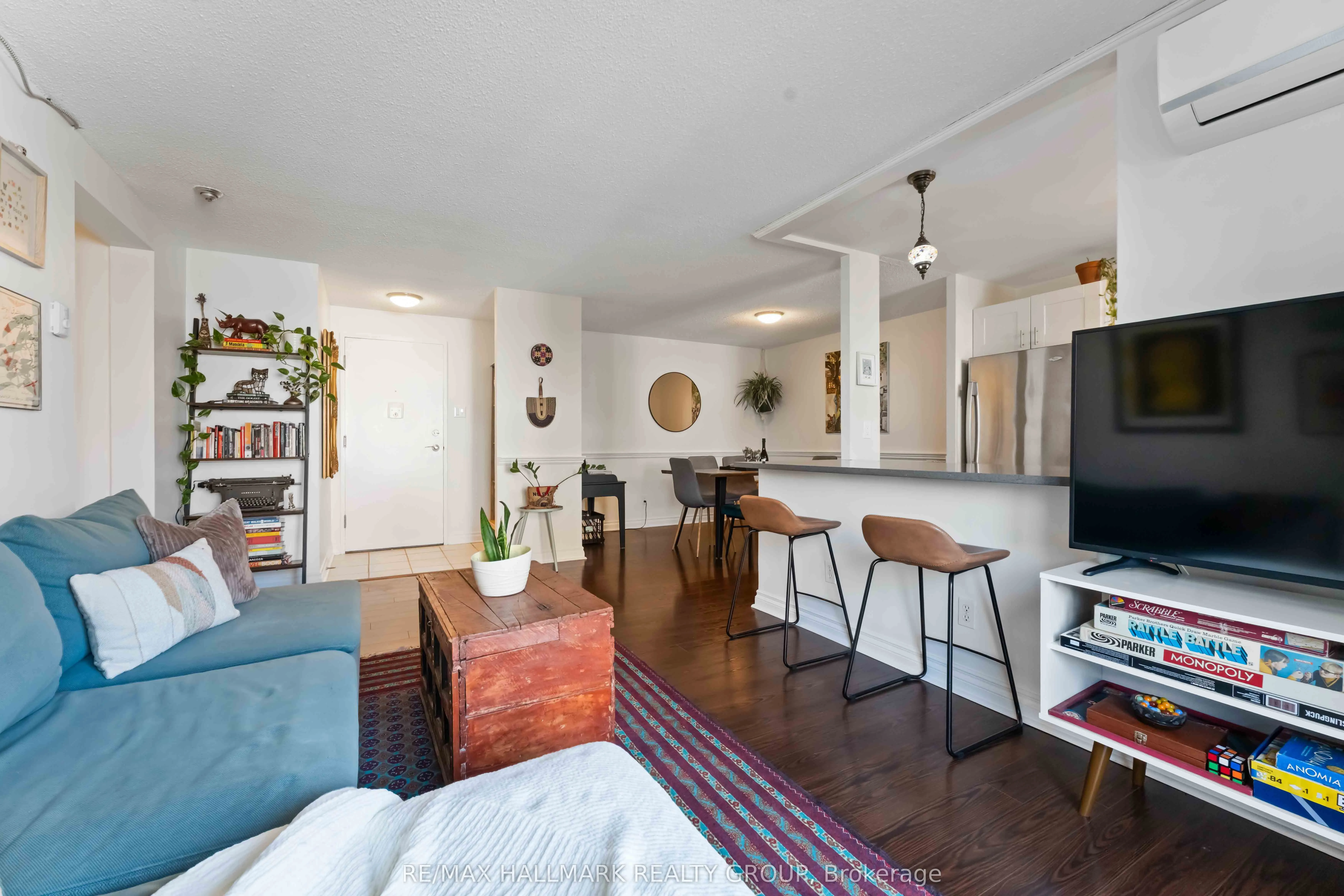50 BURNSIDE Avenue, #205