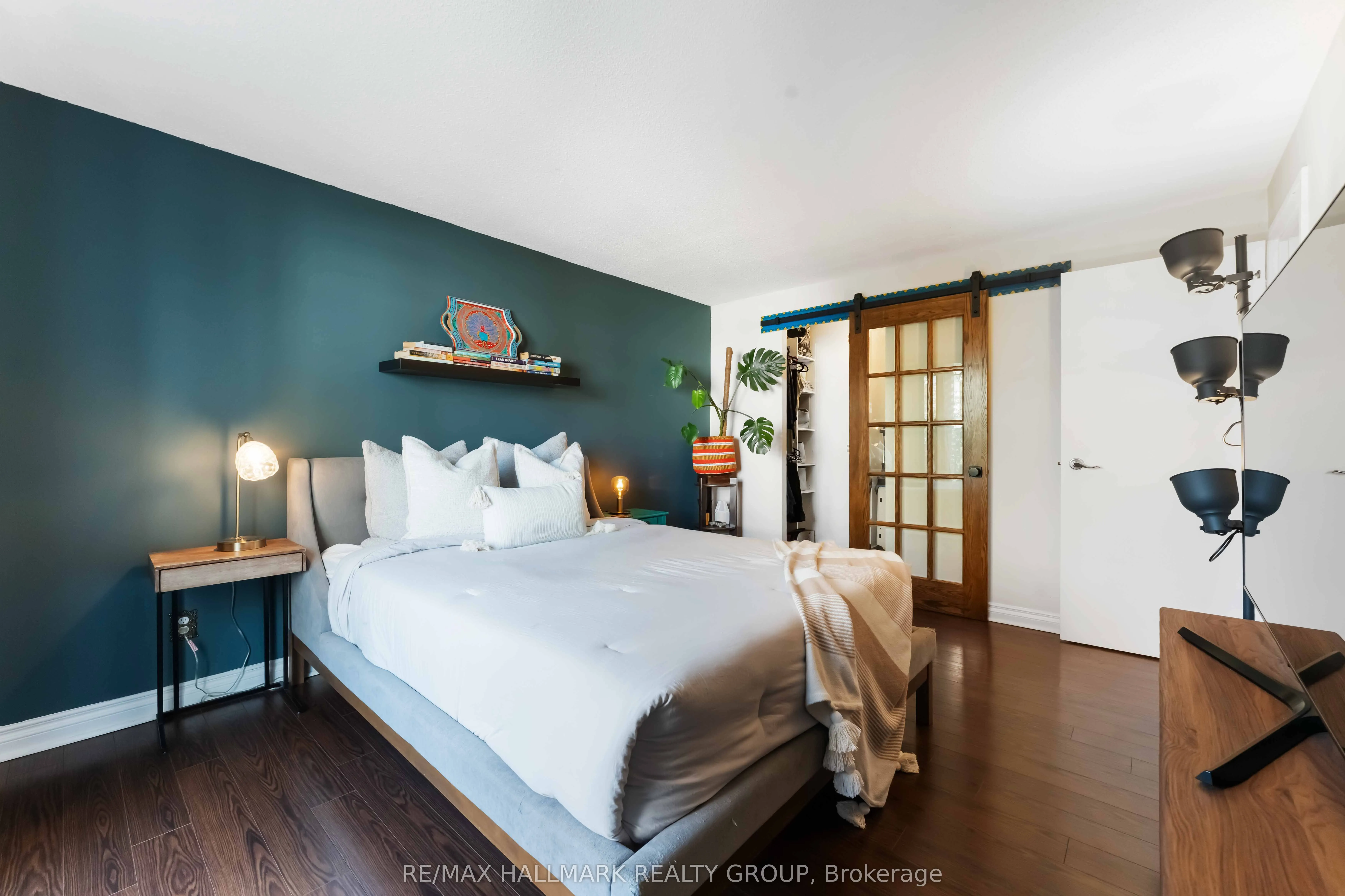 50 BURNSIDE Avenue, #205