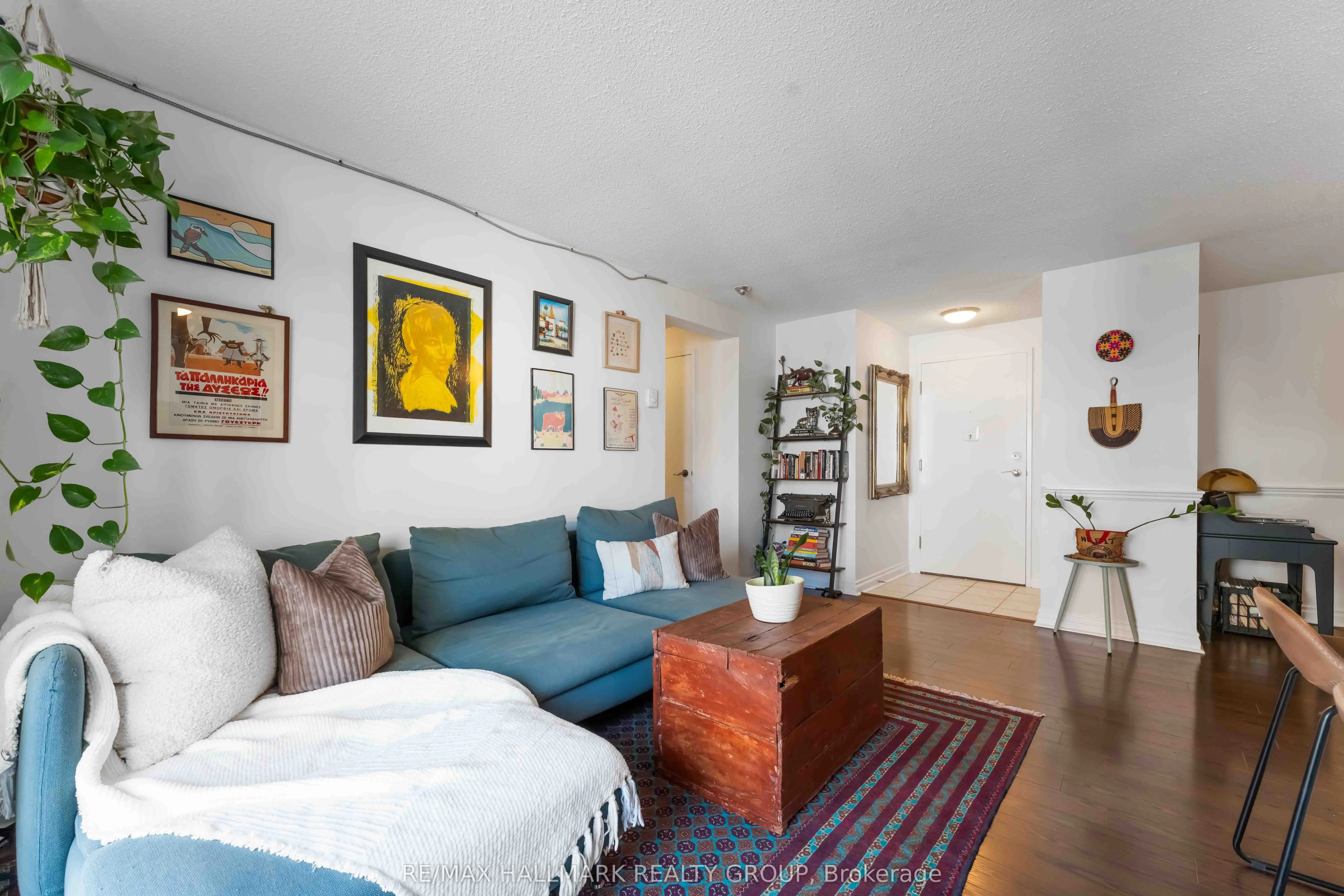 50 BURNSIDE Avenue, #205