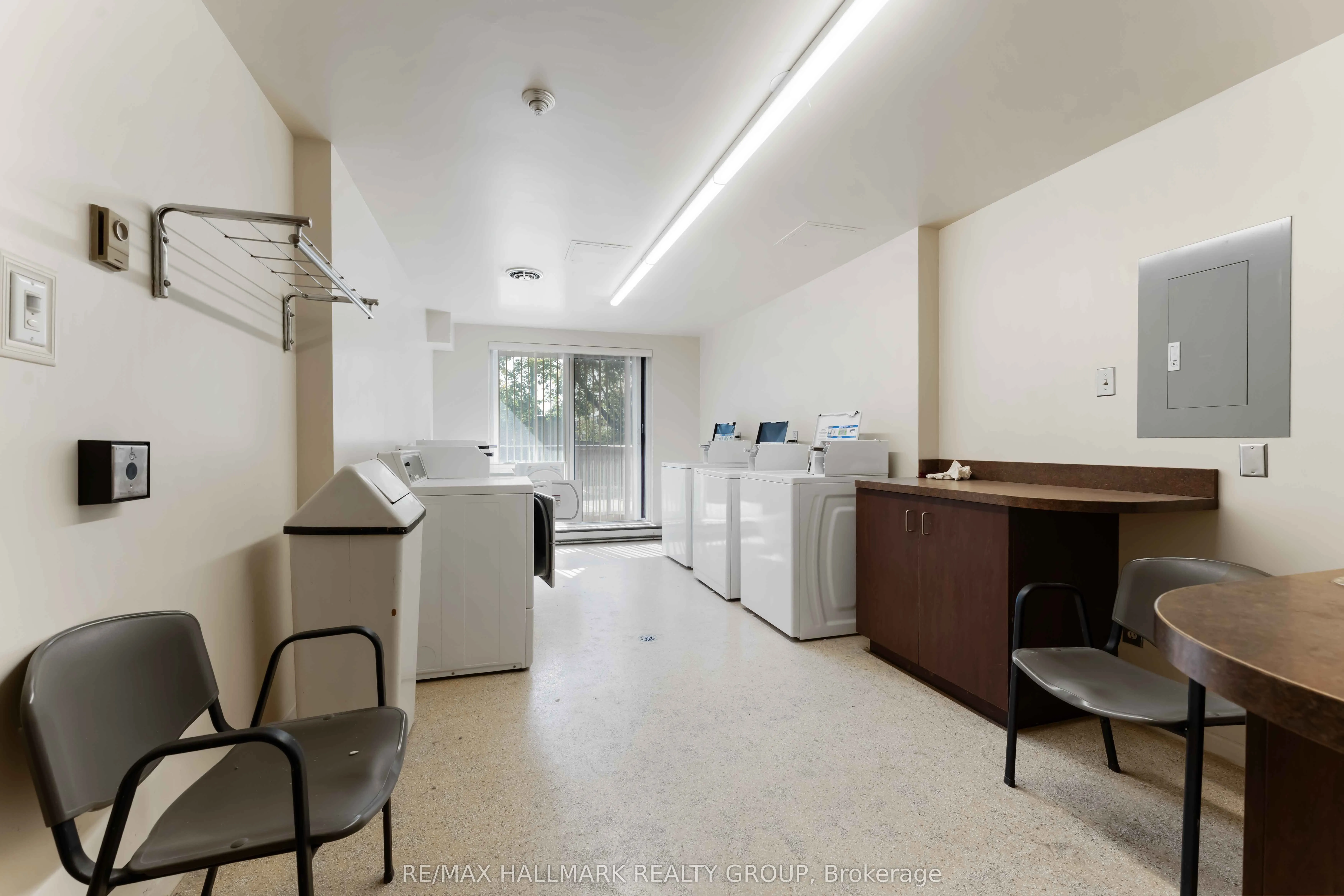50 BURNSIDE Avenue, #205