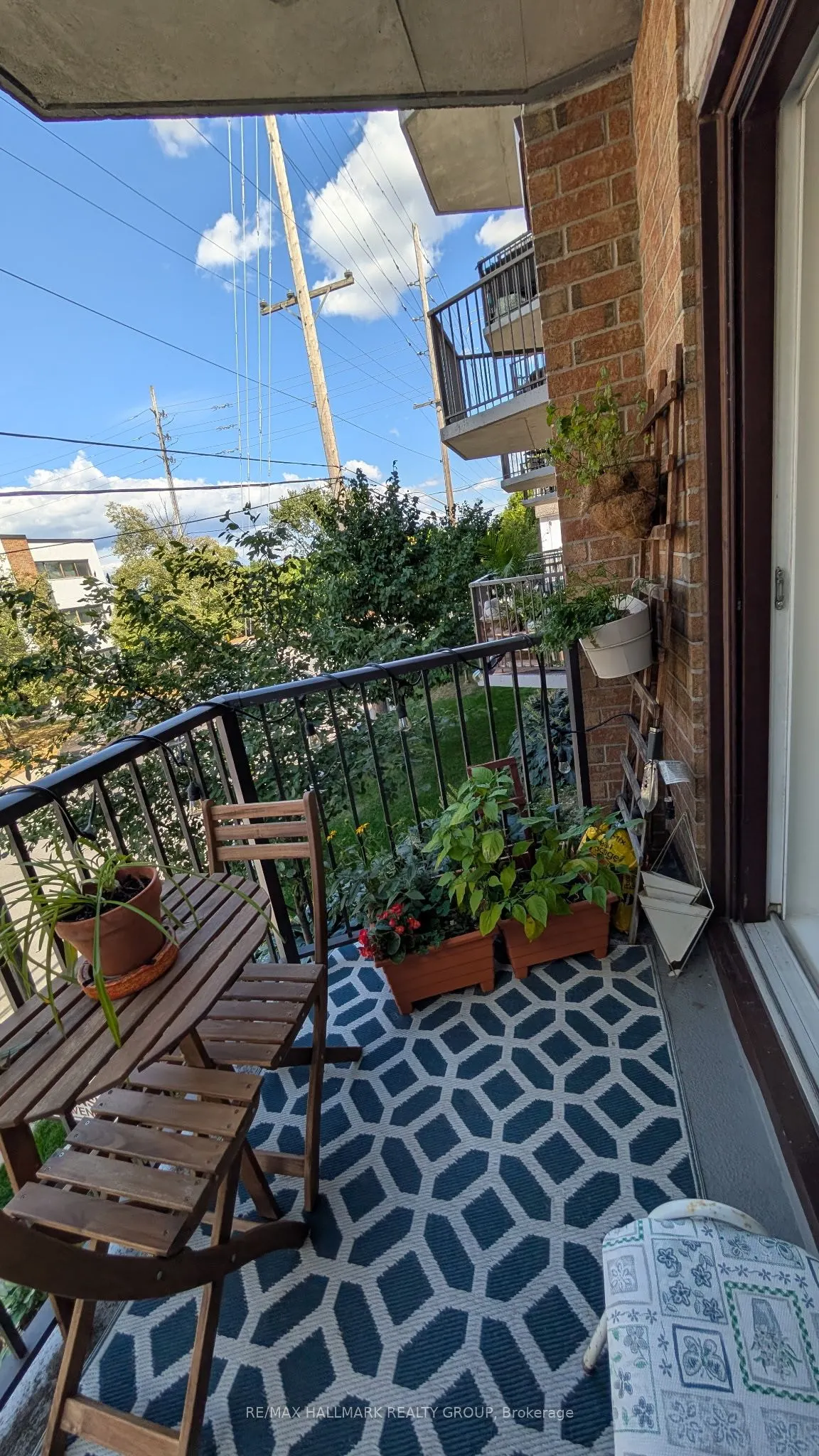 50 BURNSIDE Avenue, #205