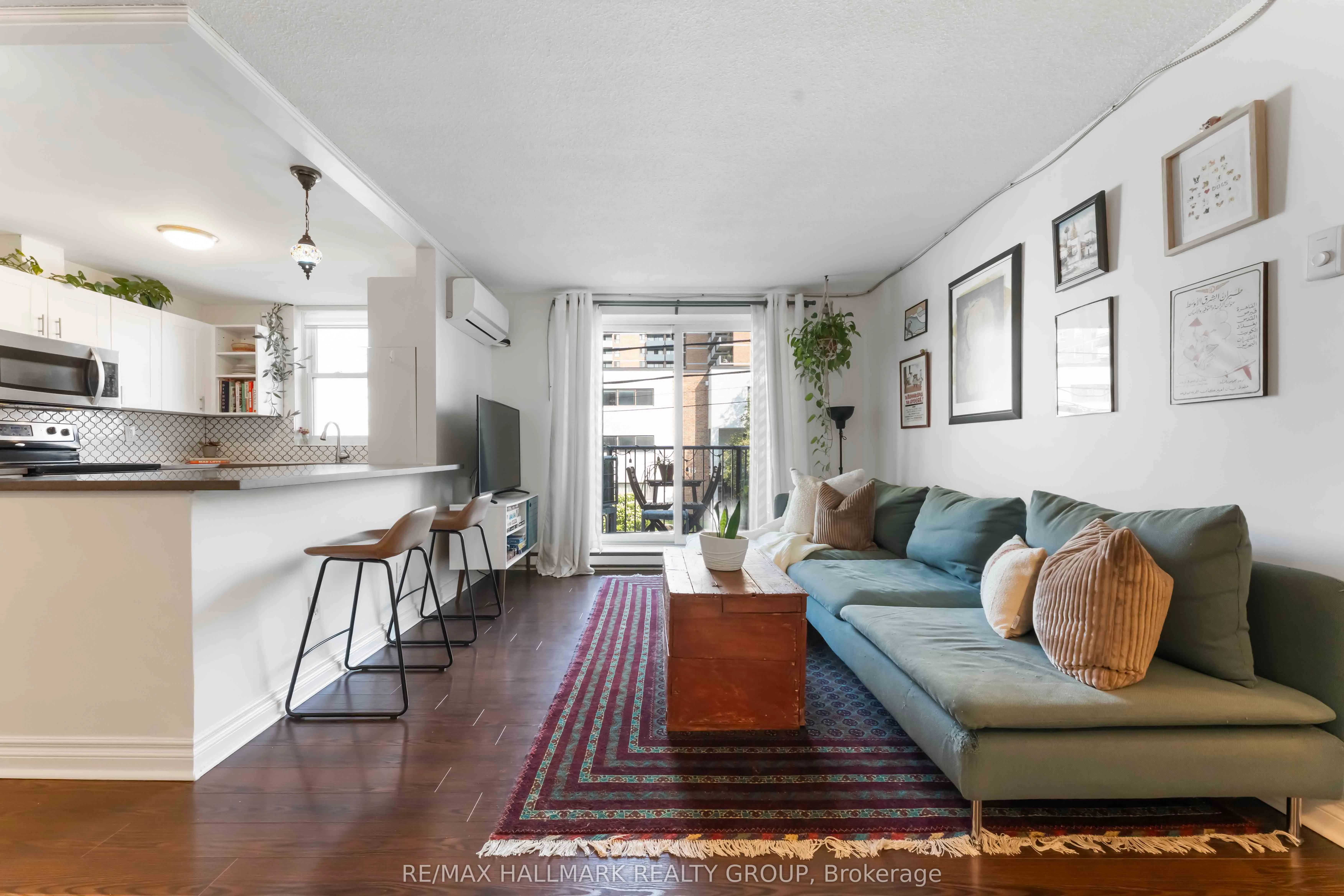 50 BURNSIDE Avenue, #205