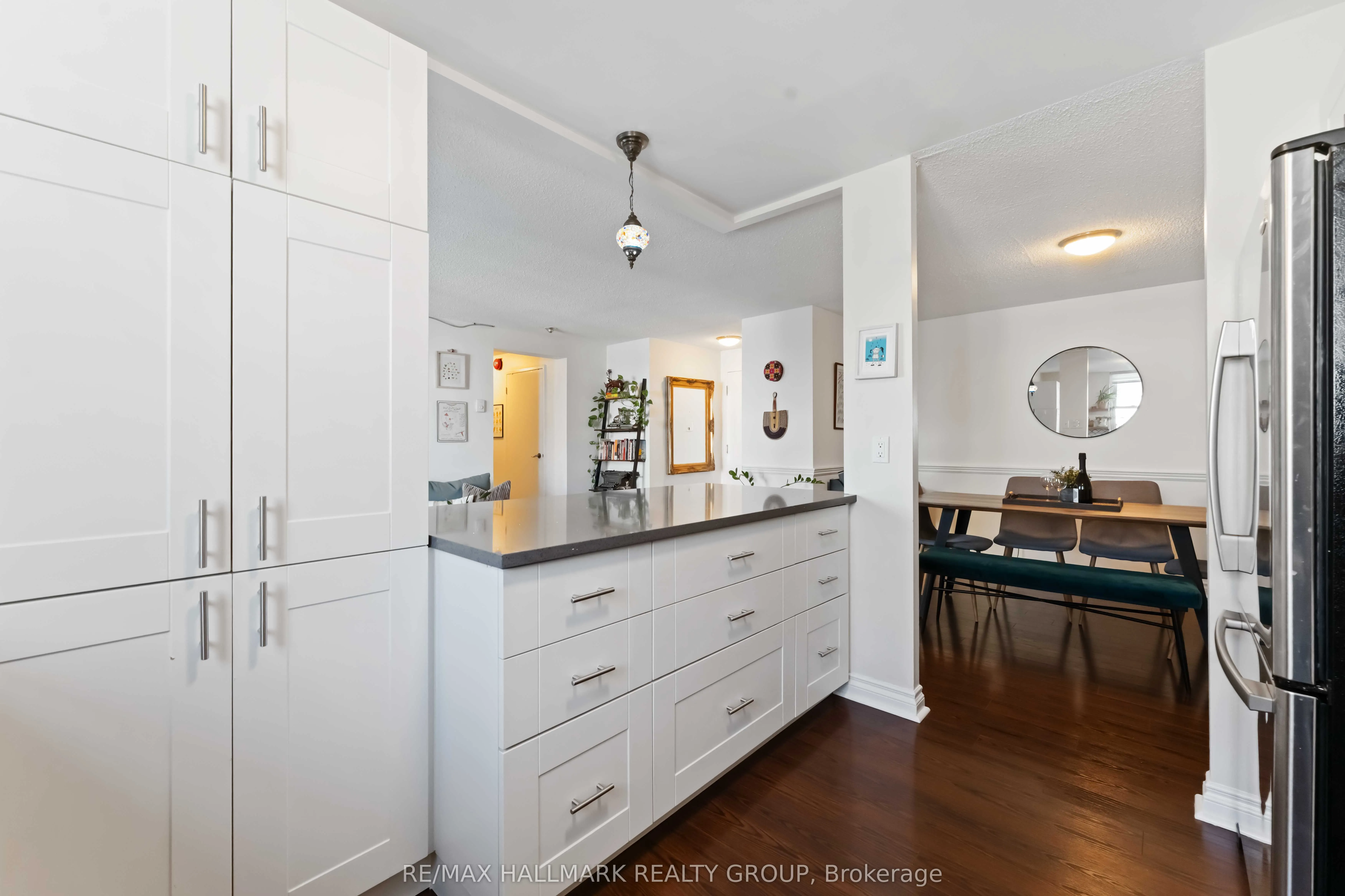 50 BURNSIDE Avenue, #205