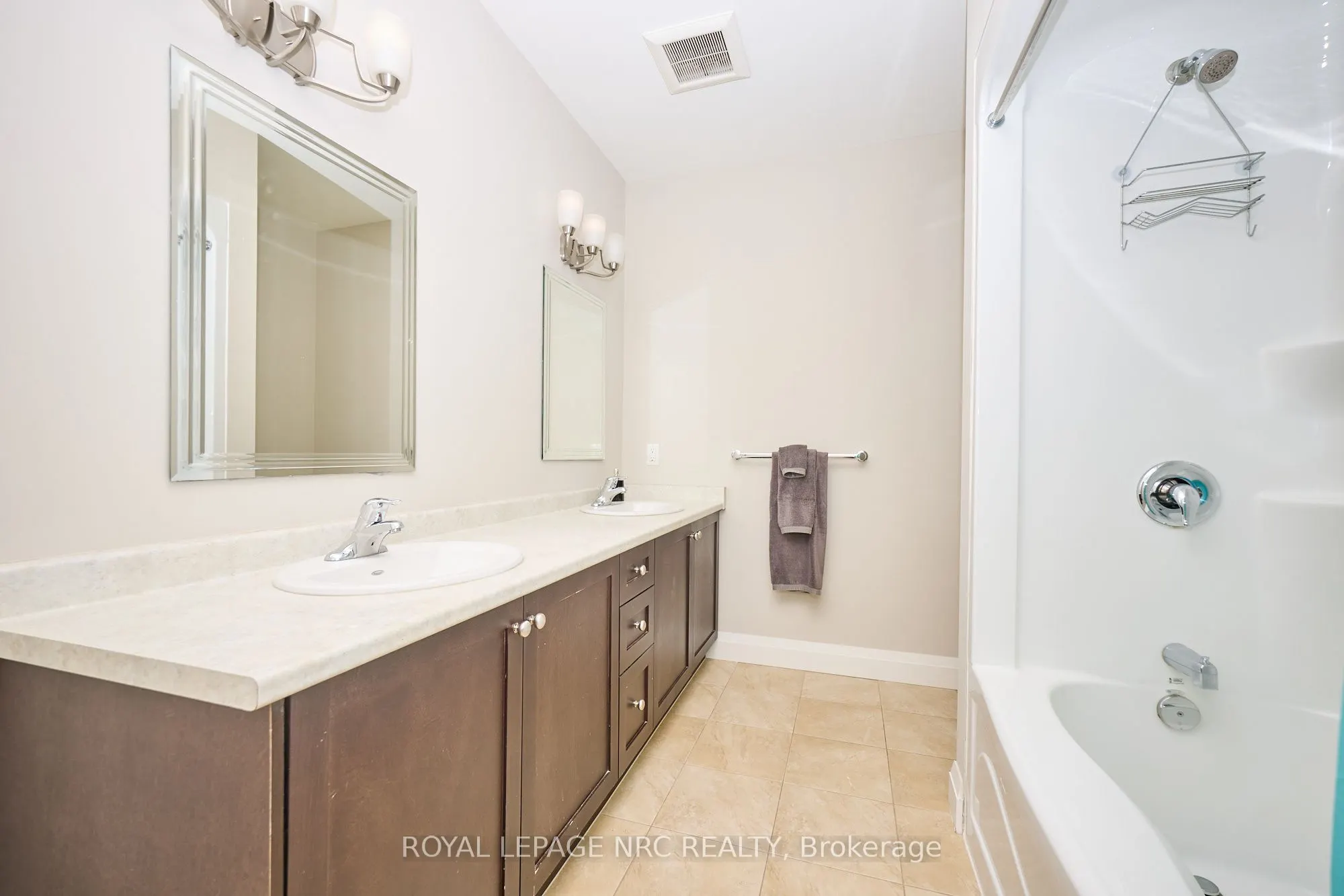 26 Wellington Street, #304