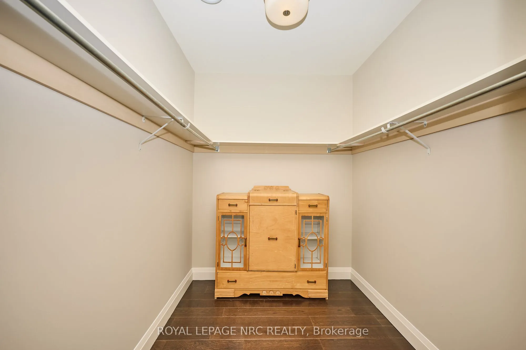 26 Wellington Street, #304