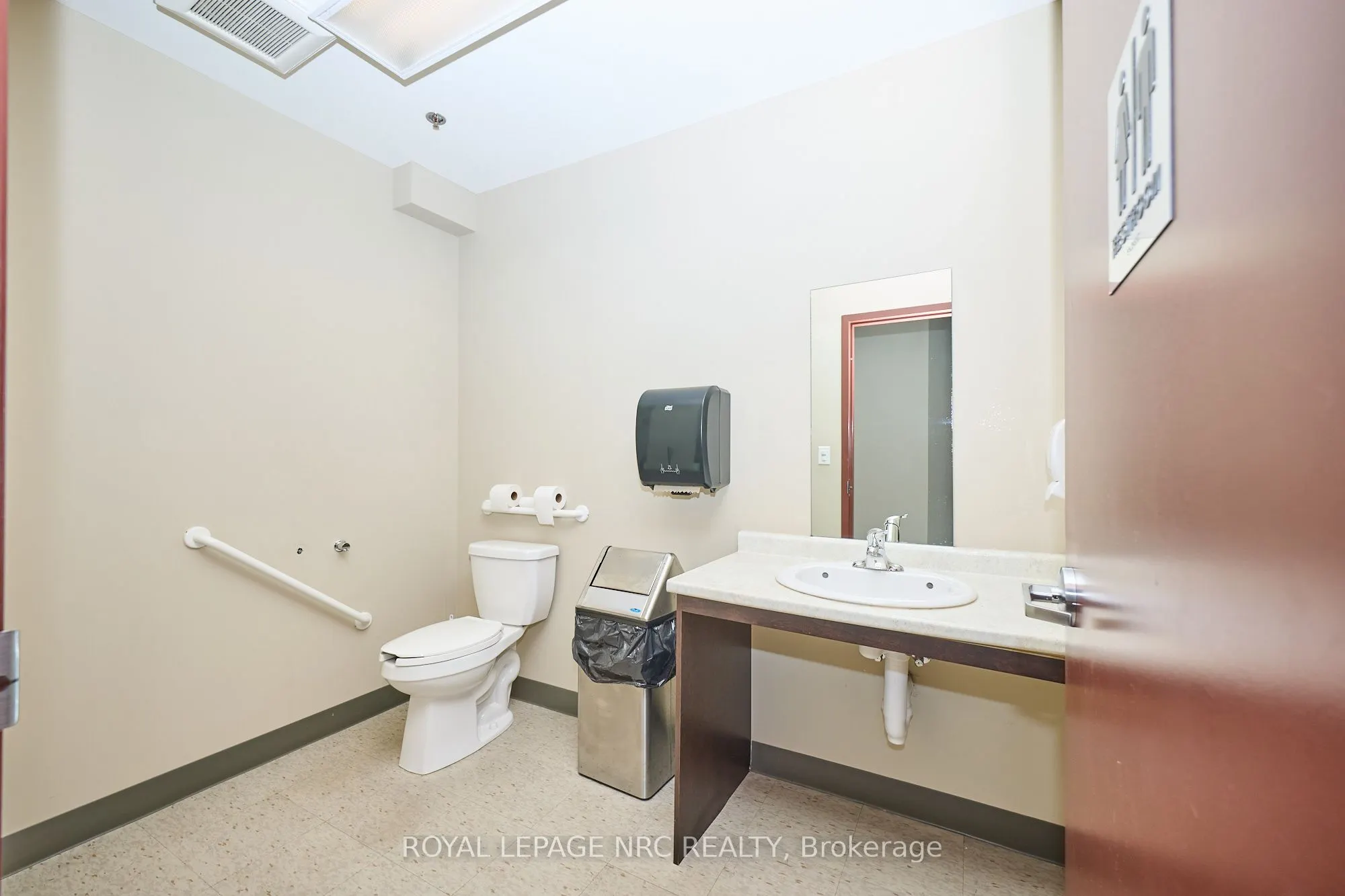 26 Wellington Street, #304