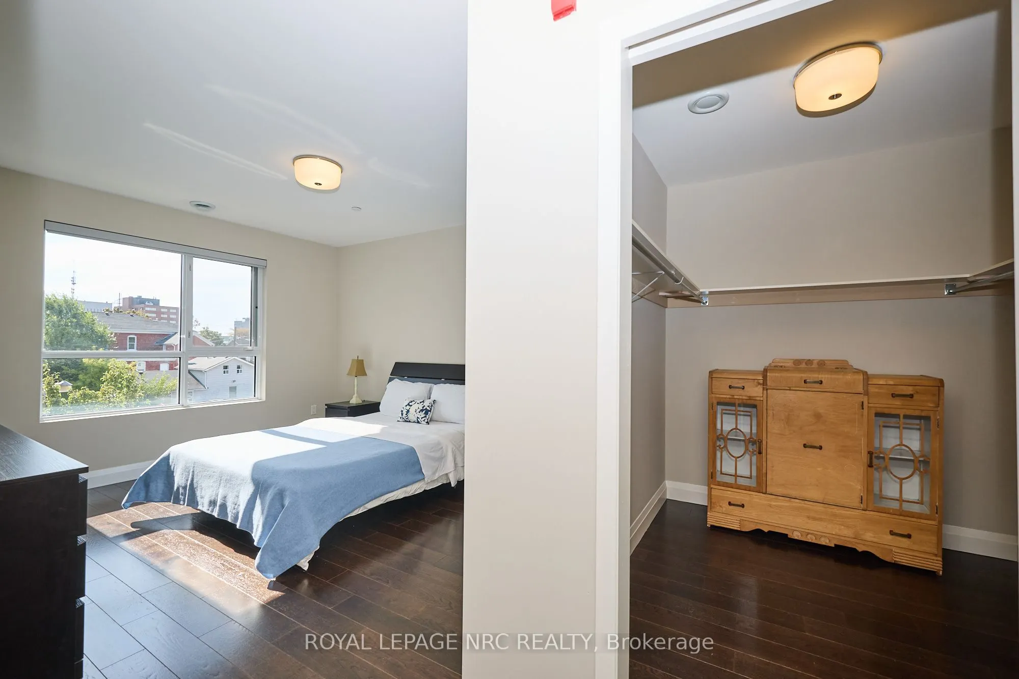 26 Wellington Street, #304