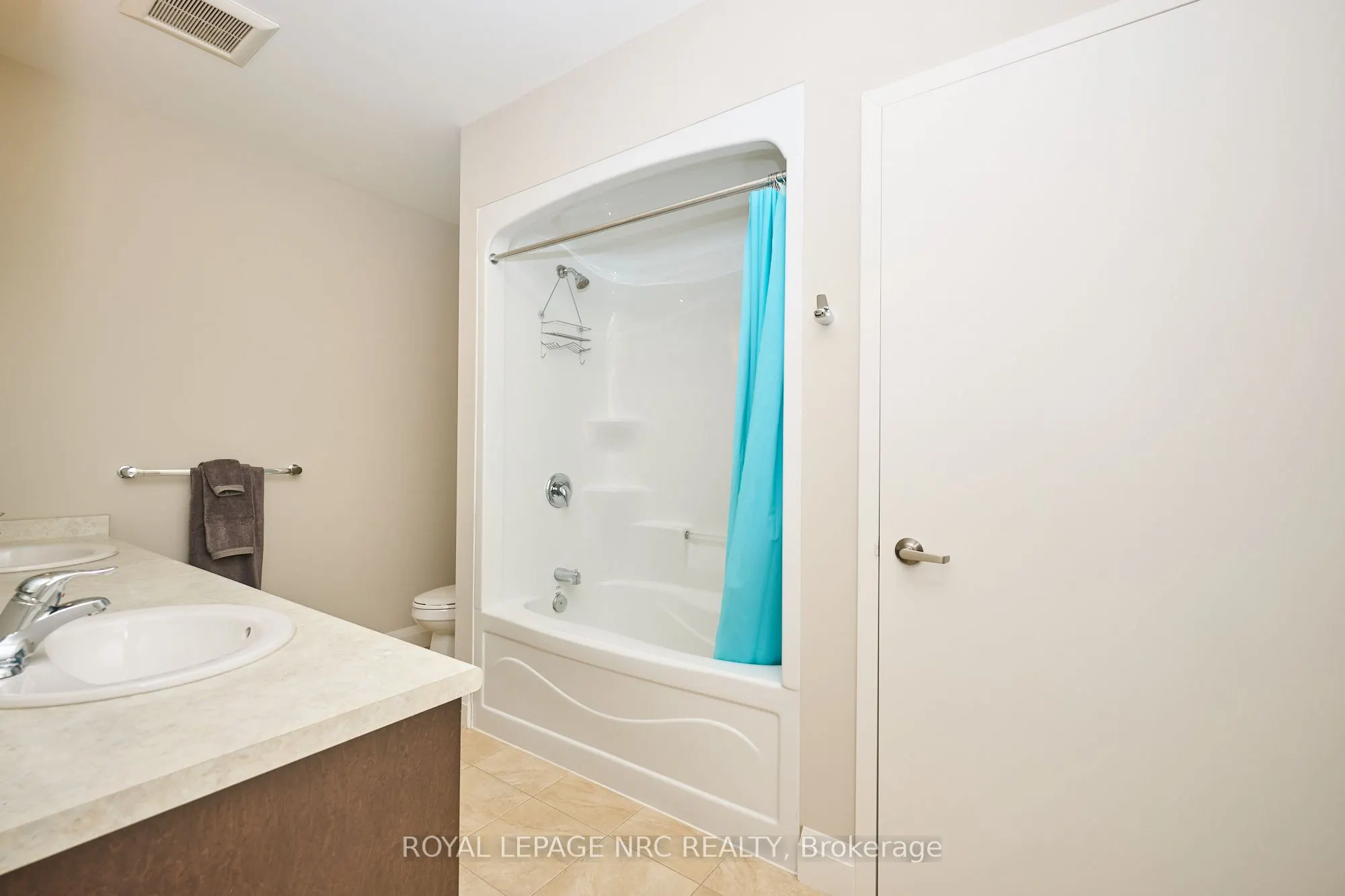 26 Wellington Street, #304