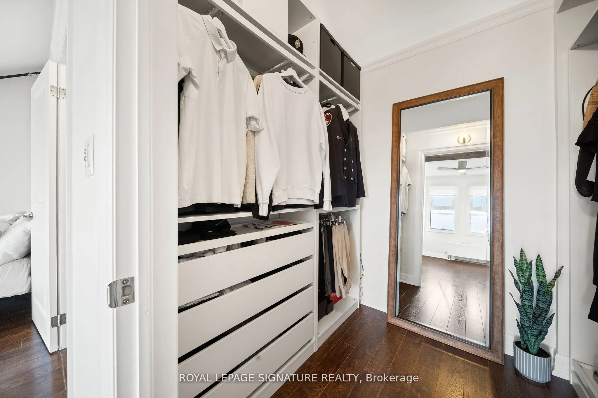 25 Concession Street, #215