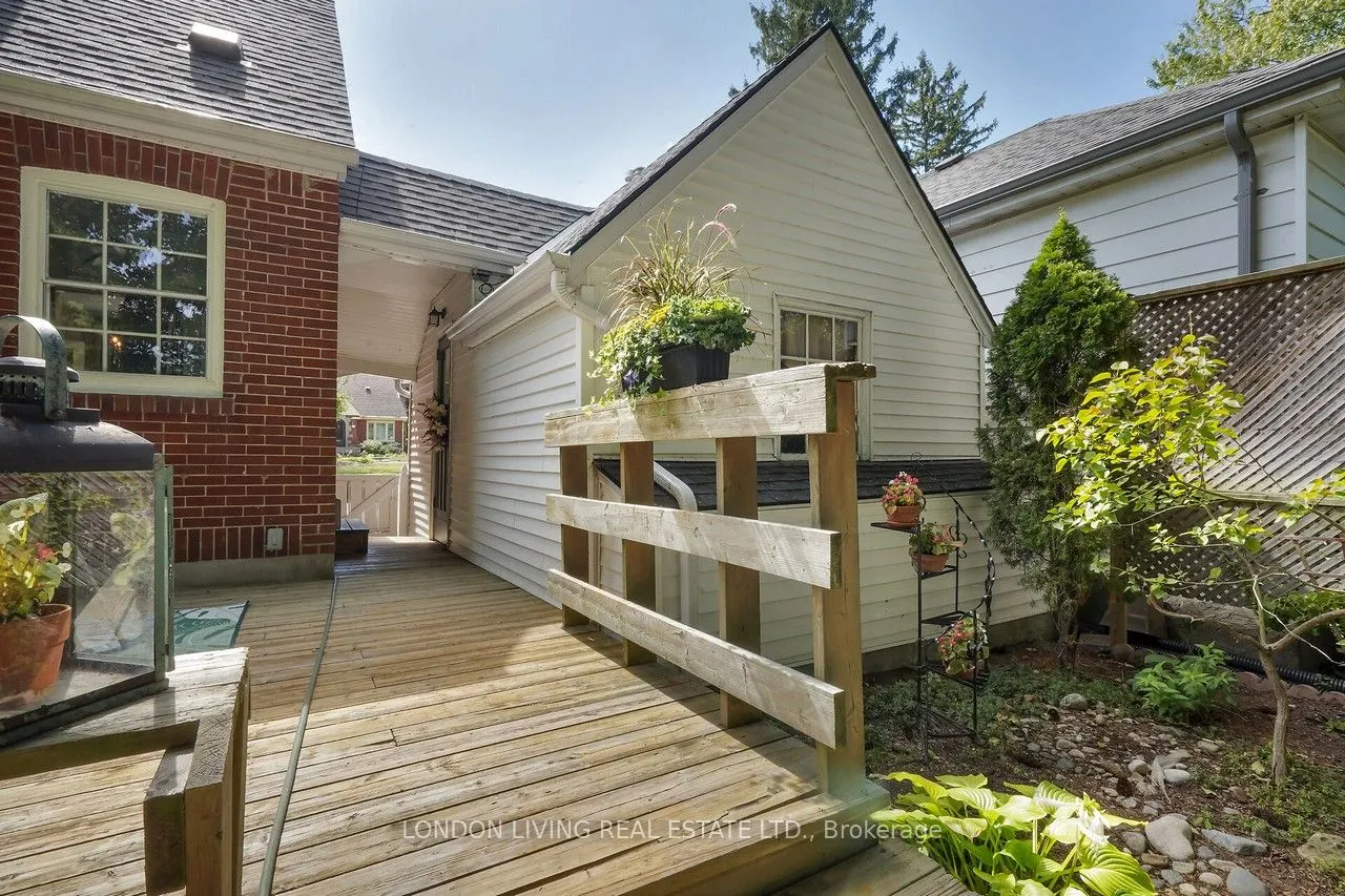 166 Iroquois Avenue
