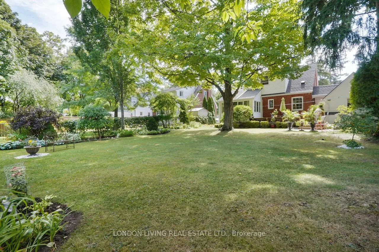 166 Iroquois Avenue