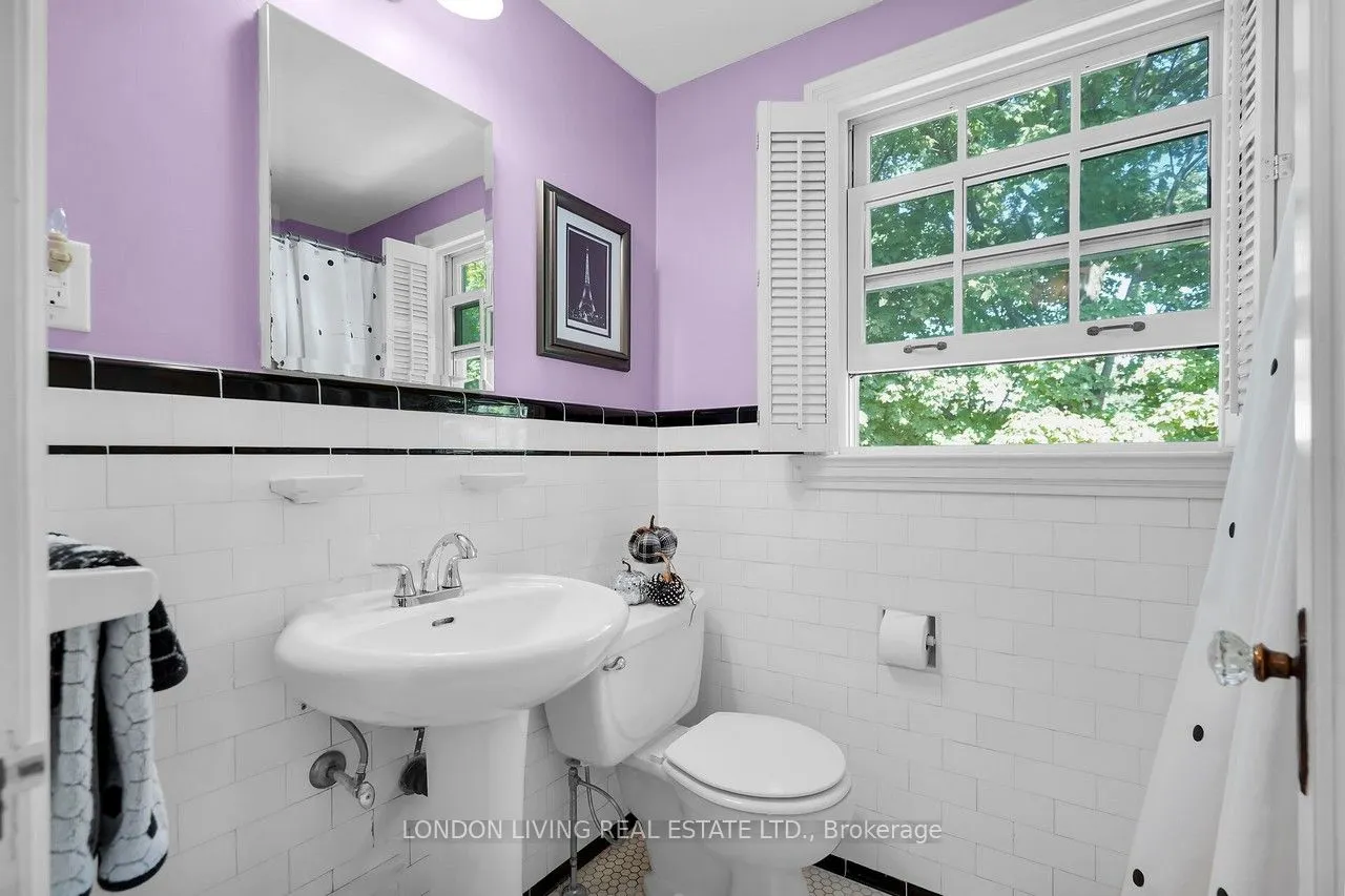 166 Iroquois Avenue