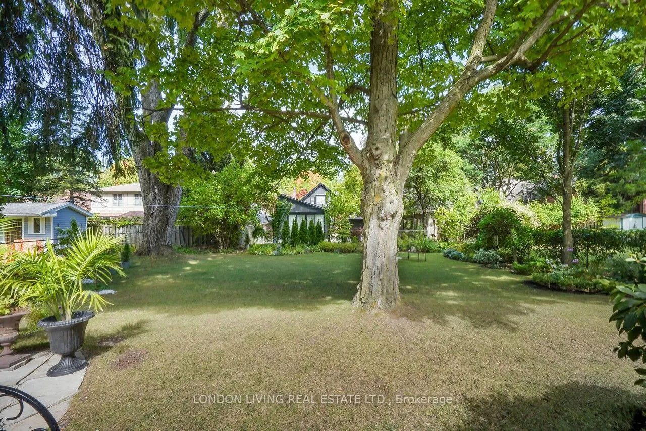 166 Iroquois Avenue